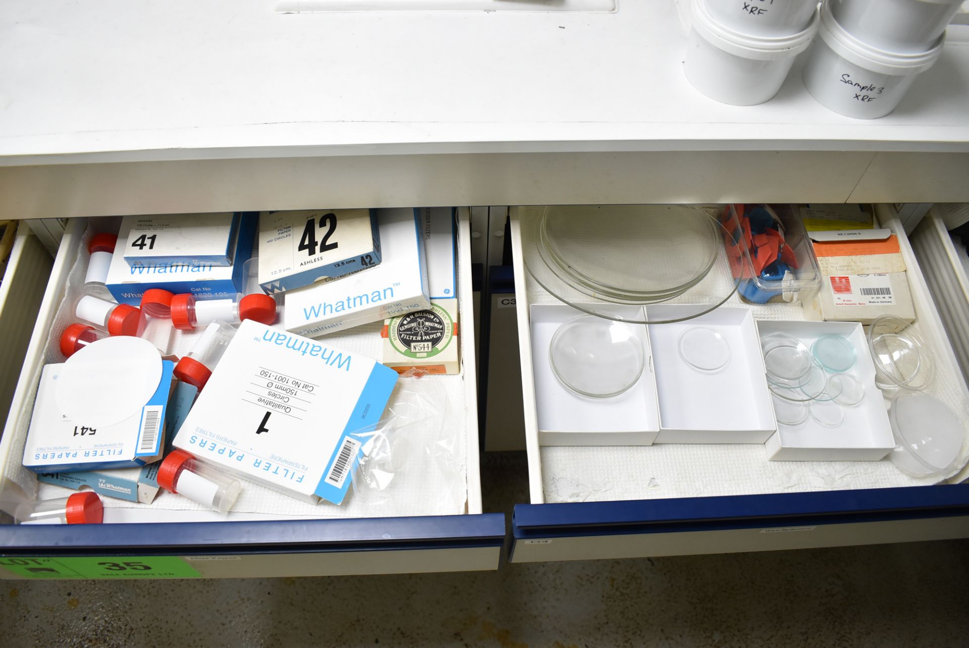 5 SECTION LAB STORAGE CABINETS WITH CONTENTS - GLASSWARE, PIPETTES, ACCESSORIES (DELAYED - Image 3 of 7