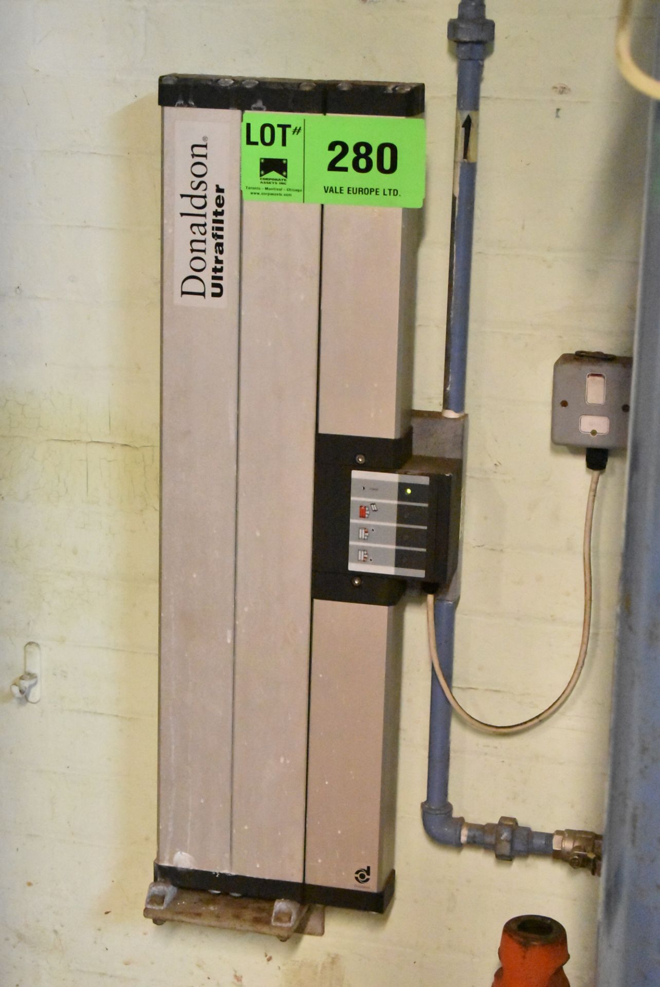 DONALDSON ULTRAFILTER WALL MOUNTED AIR DRYER S/N: N/A (CI) (ROOM 68) [RIGGING FEES FOR LOT #280 - £