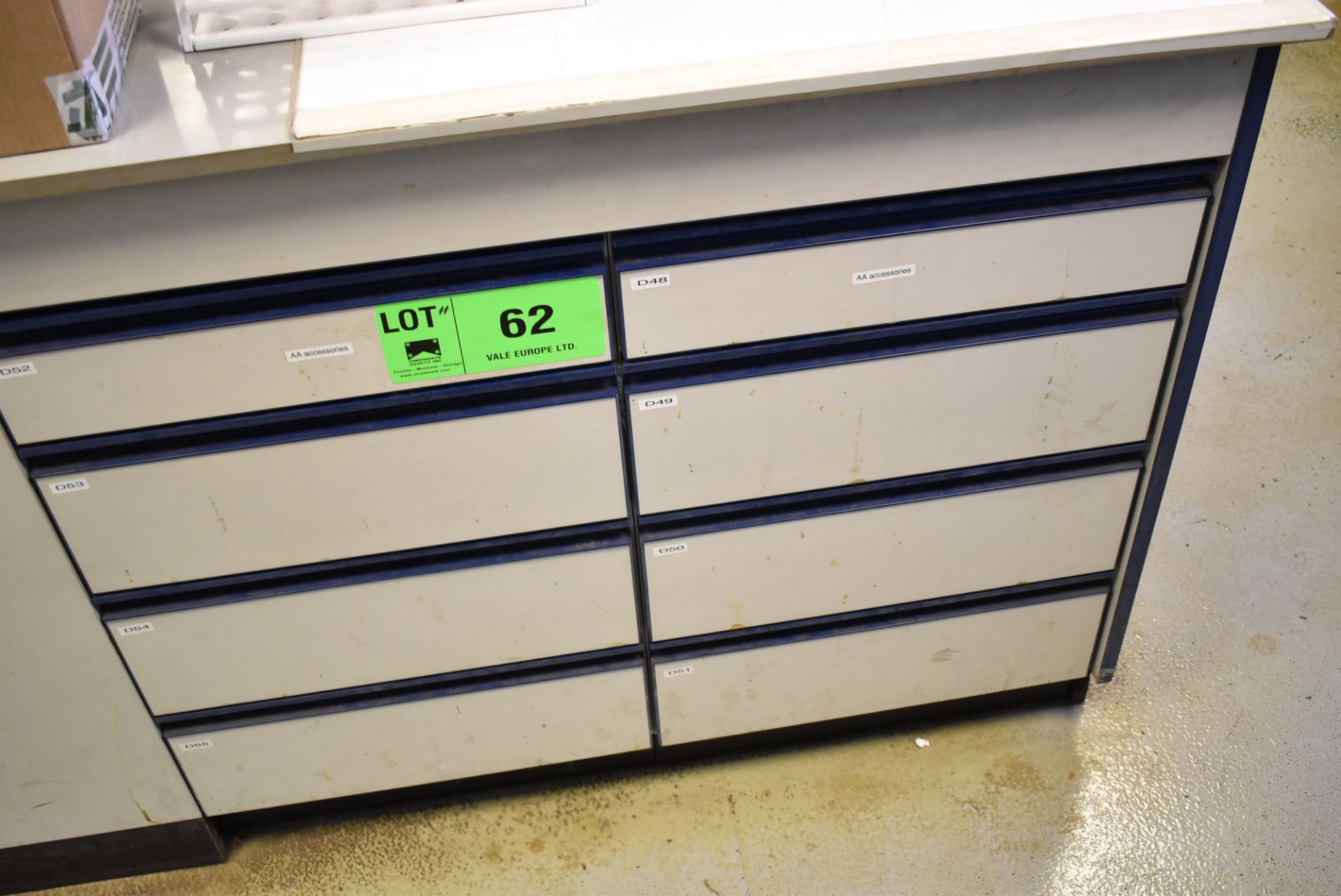 LOT/ 2 SECTION LAB STORAGE CABINET WITH CONTENTS - AA ACCESSORIES & SUPPLIES (ROOM 264) [RIGGING