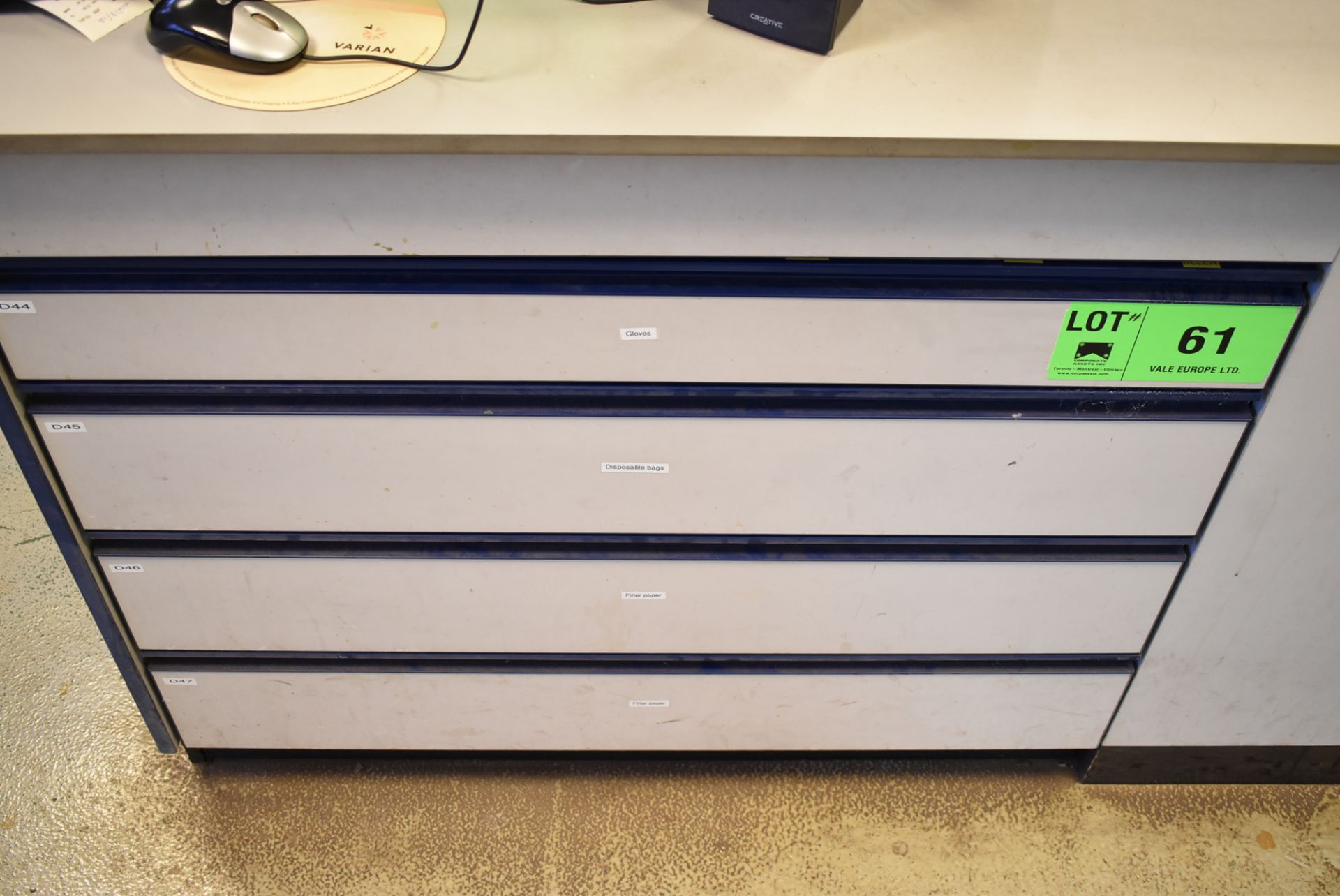 LOT/ LAB STORAGE CABINET WITH CONTENTS - GLOVES (ROOM 264) [RIGGING FEES FOR LOT #61 - £150 PLUS