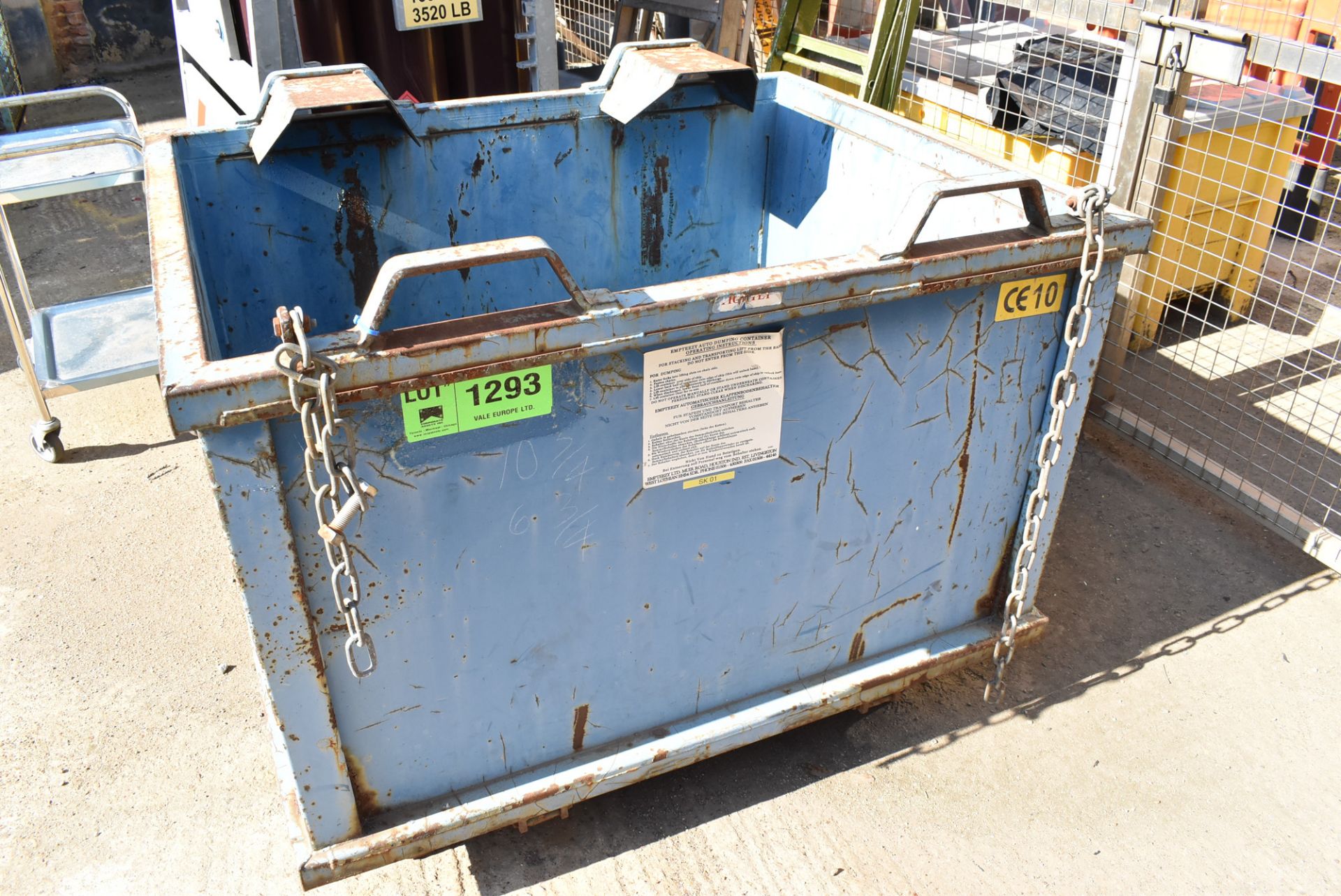 EMPTEEZY 1250KG CAP. DUMPING HOPPER (YARD) [RIGGING FEES FOR LOT #1293 - £50 PLUS APPLICABLE TAXES]