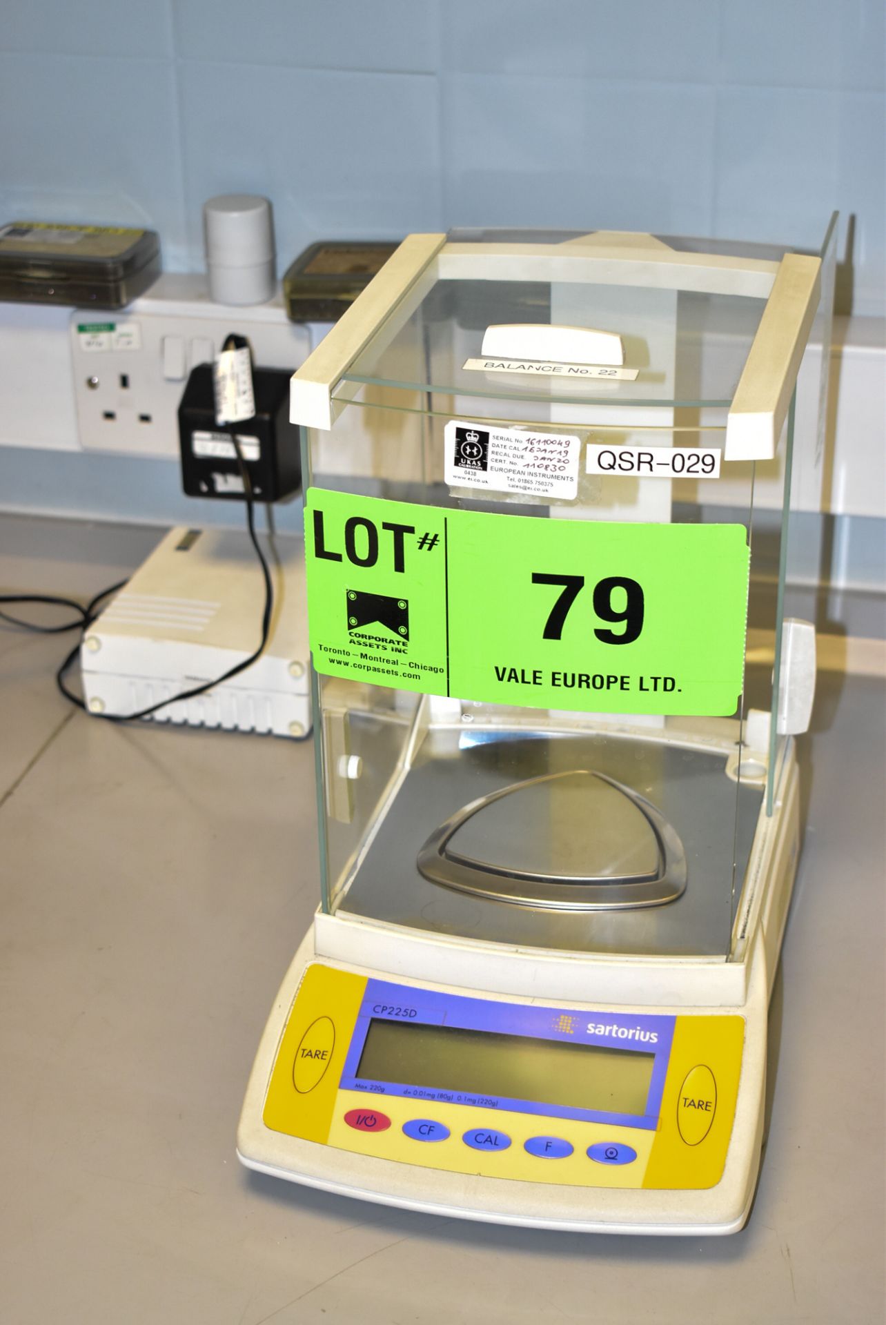 SARTORIUS CP225D DIGITAL BENCH TYPE BALANCE WITH DRAFT SHIELD (ROOM 264C) [RIGGING FEES FOR LOT #