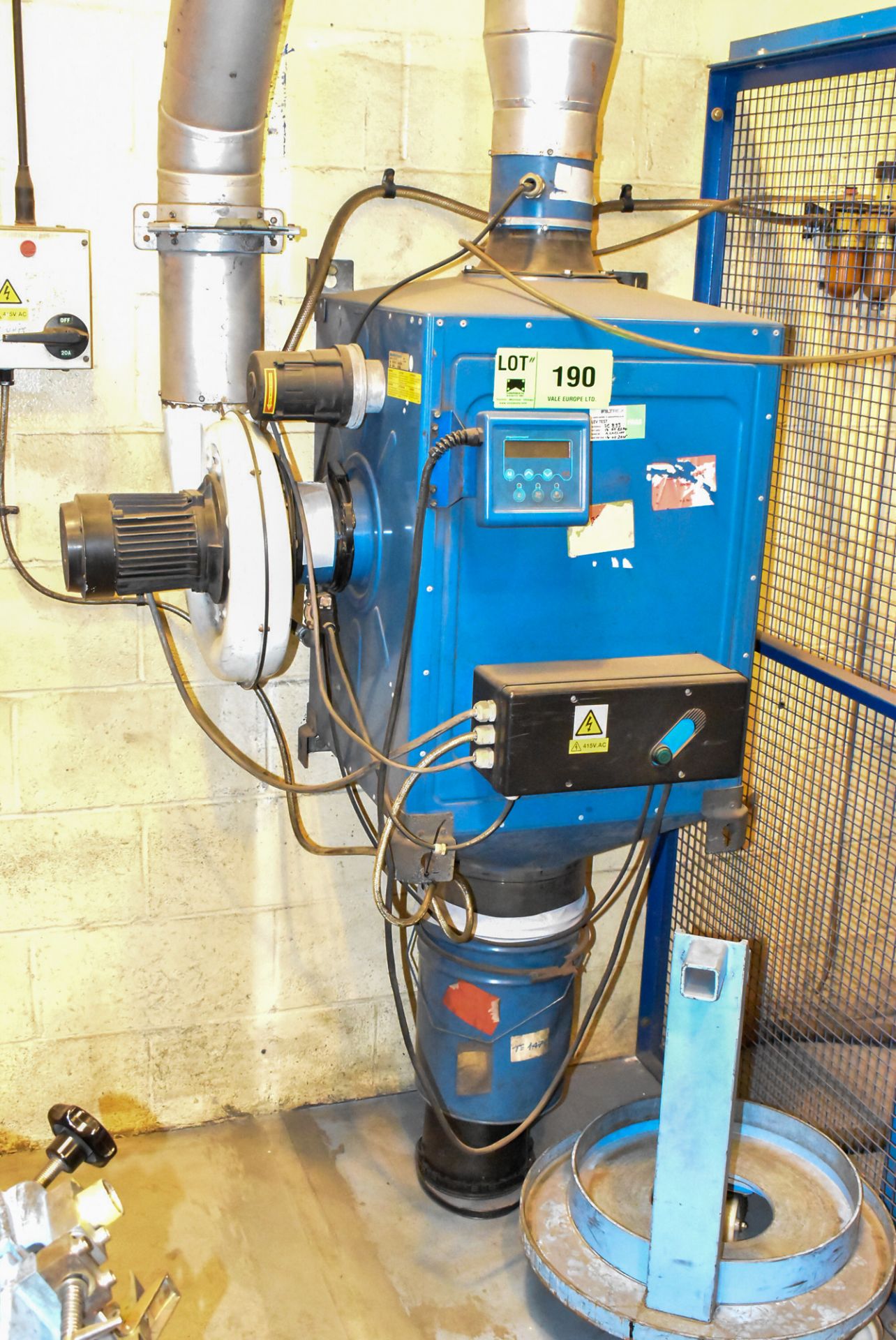 NEDERMAN 605063 0.75KW DUST COLLECTOR SYSTEM WITH DIGITAL CONTROL S/N: 93190-663 (CI) (ROOM 80) [