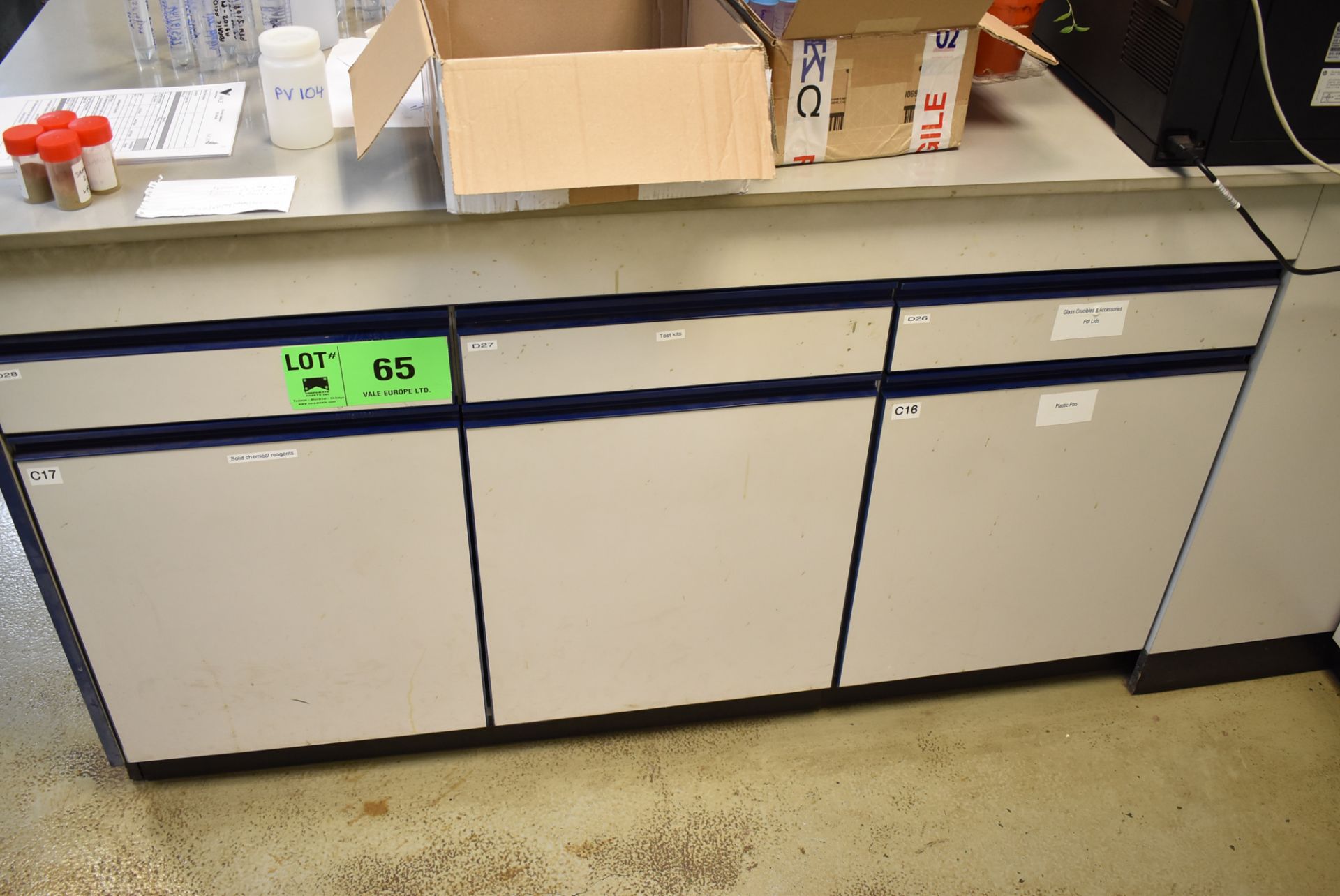 LOT/ 3 SECTION LAB STORAGE CABINET WITH CONTENTS - TEST KITS, GLASSWARE, PLASTIC PODS (ROOM 264) [