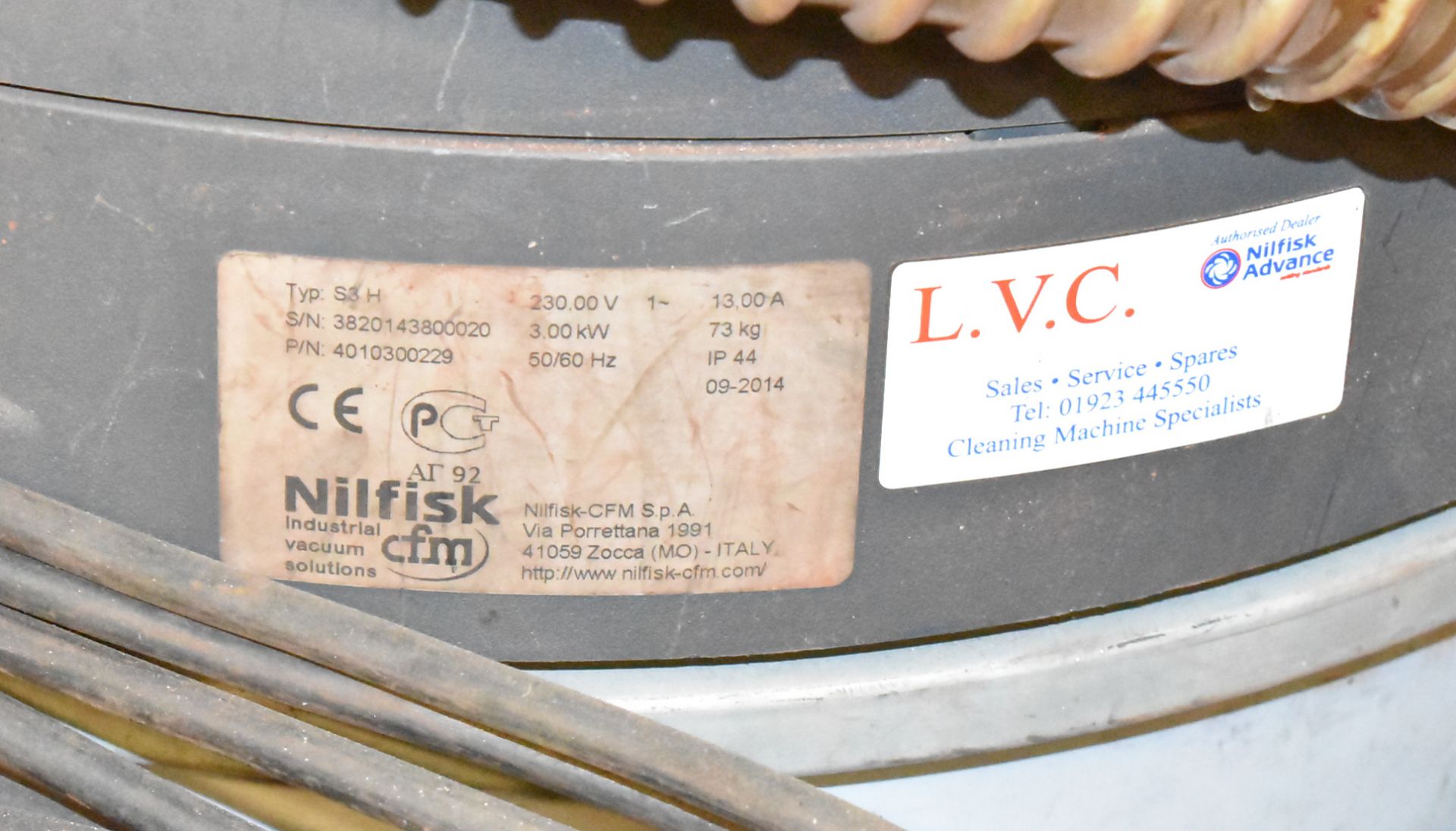 NILFISK S3 H INDUSTRIAL SHOP VAC (ROOM 51) [RIGGING FEES FOR LOT #259 - £35 PLUS APPLICABLE TAXES] - Image 2 of 2