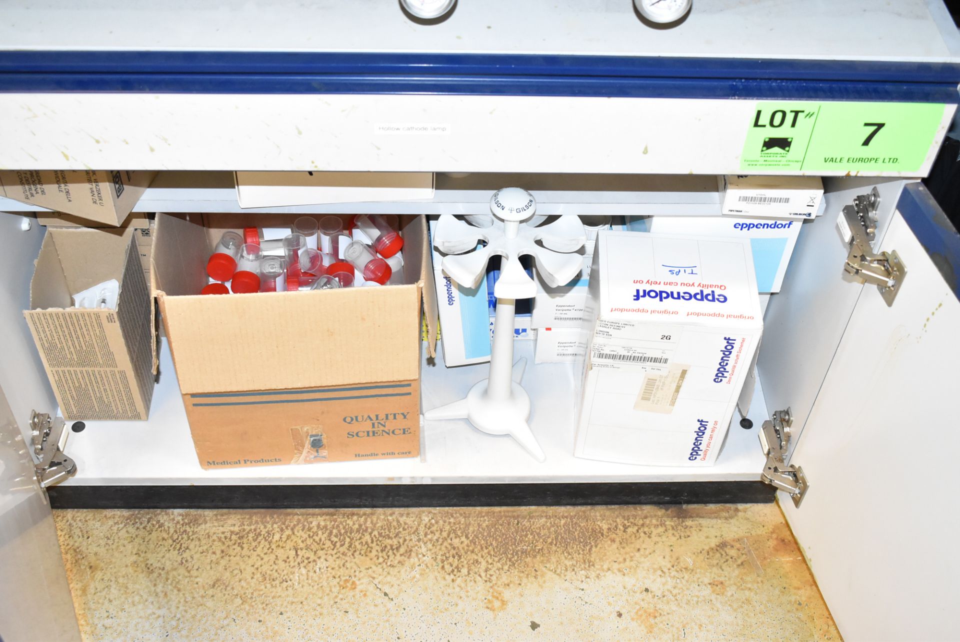 LOT/ CABINET WITH AGILENT SPECTROMETER SUPPLIES - HOLLOW CATHODE LAMPS, DISPOSABLE SAMPLE POTS (ROOM - Image 3 of 3