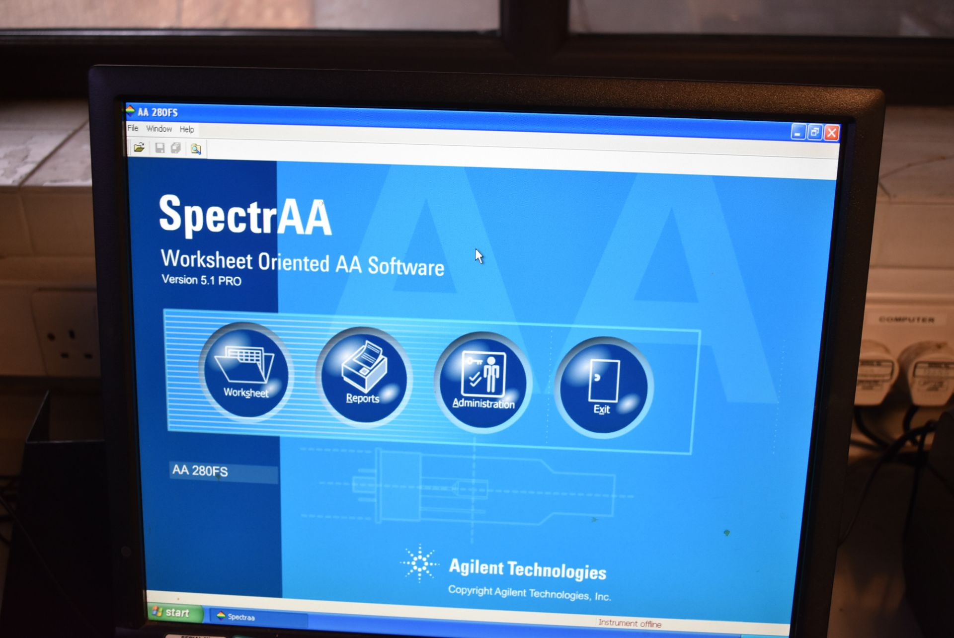 VARIAN 280FS AA SPECTROMETER WITH DATA ACQUISITION COMPUTER S/N: N/A (ROOM 264) [RIGGING FEES FOR - Image 4 of 4