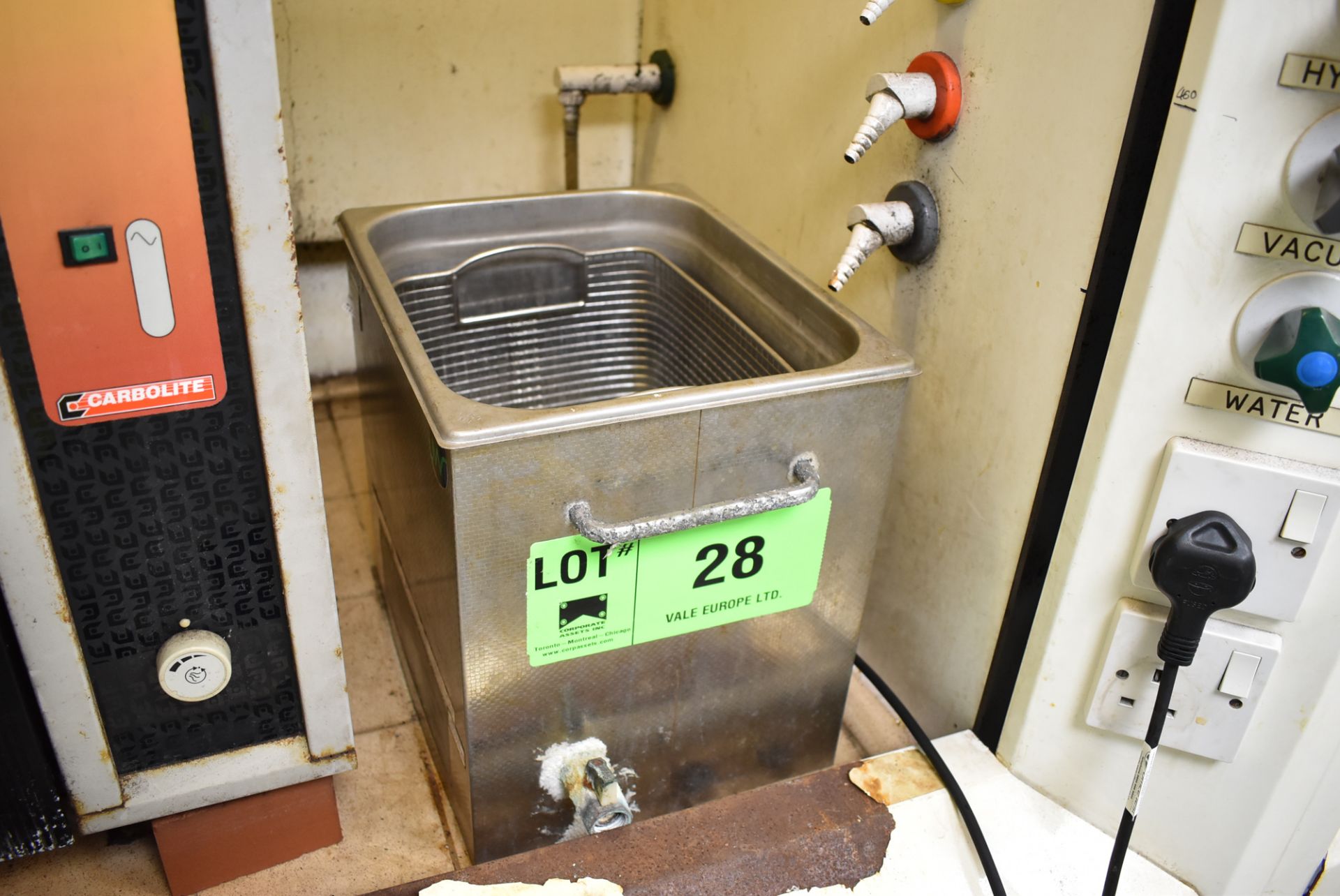 ULTRAWAVE STAINLESS STEEL ULTRASONIC BATH (ROOM 264D) [RIGGING FEES FOR LOT #28 - £35 PLUS