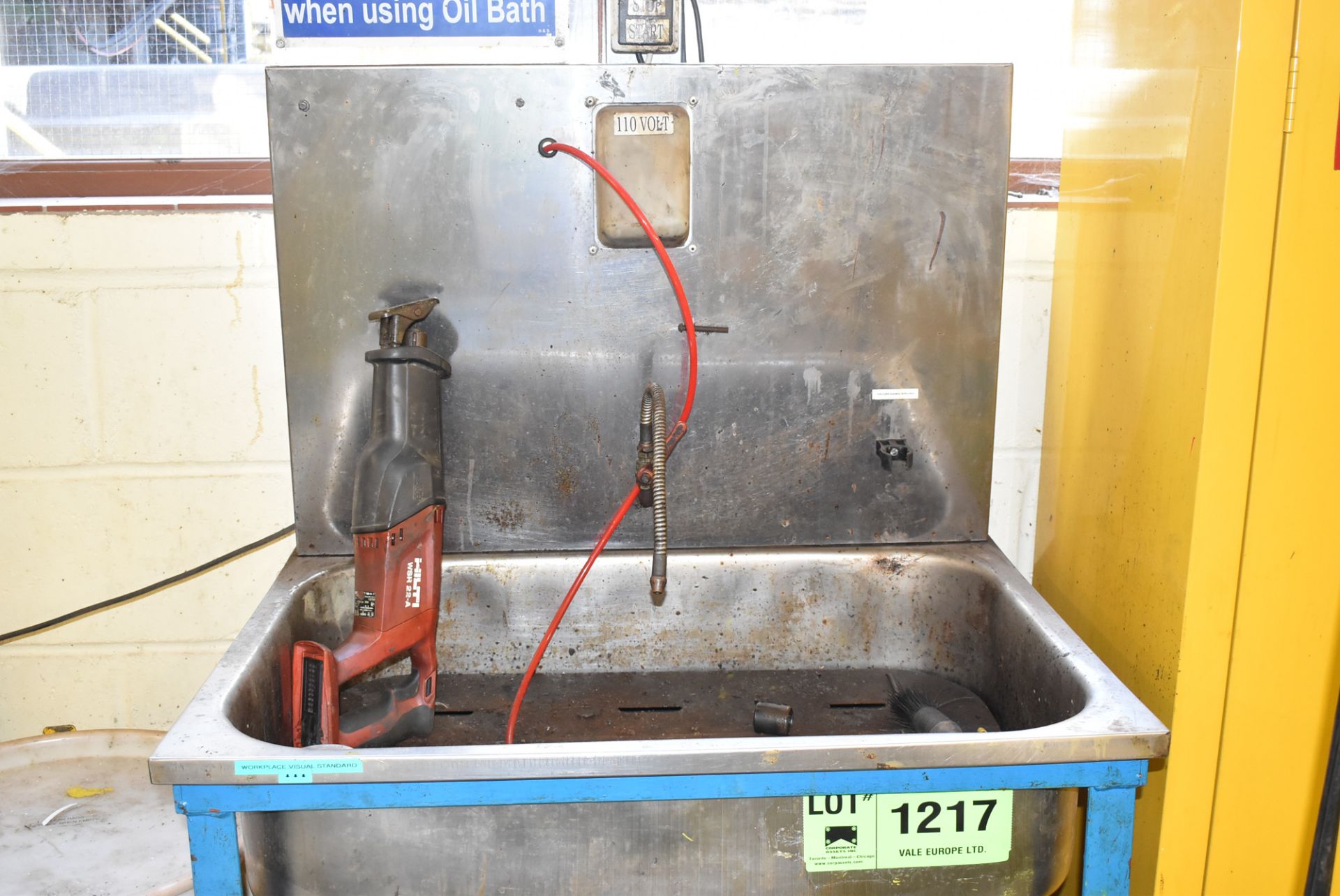 MFG. UNKNOWN PARTS WASHER WITH STAND (CI) (MAINTENANCE SHOP) [RIGGING FEES FOR LOT #1217 - £75