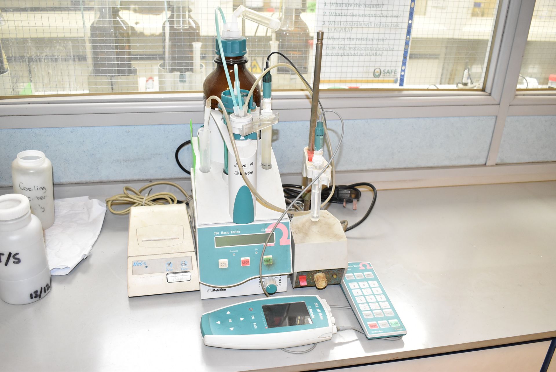 METROHM DIGITAL TITRATOR SYSTEM CONSISTING OF METROHM 794 BASIC TITRINO DIGITAL TITRATOR WITH - Image 2 of 3