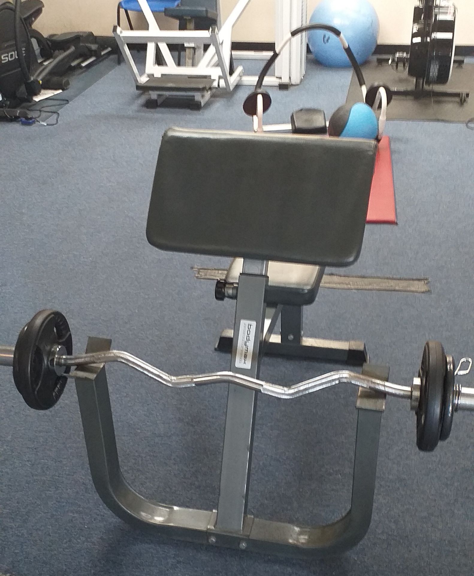 BICEP CURLLING BENCH [RIGGING FEES FOR LOT #2050 - £100 PLUS APPLICABLE TAXES]