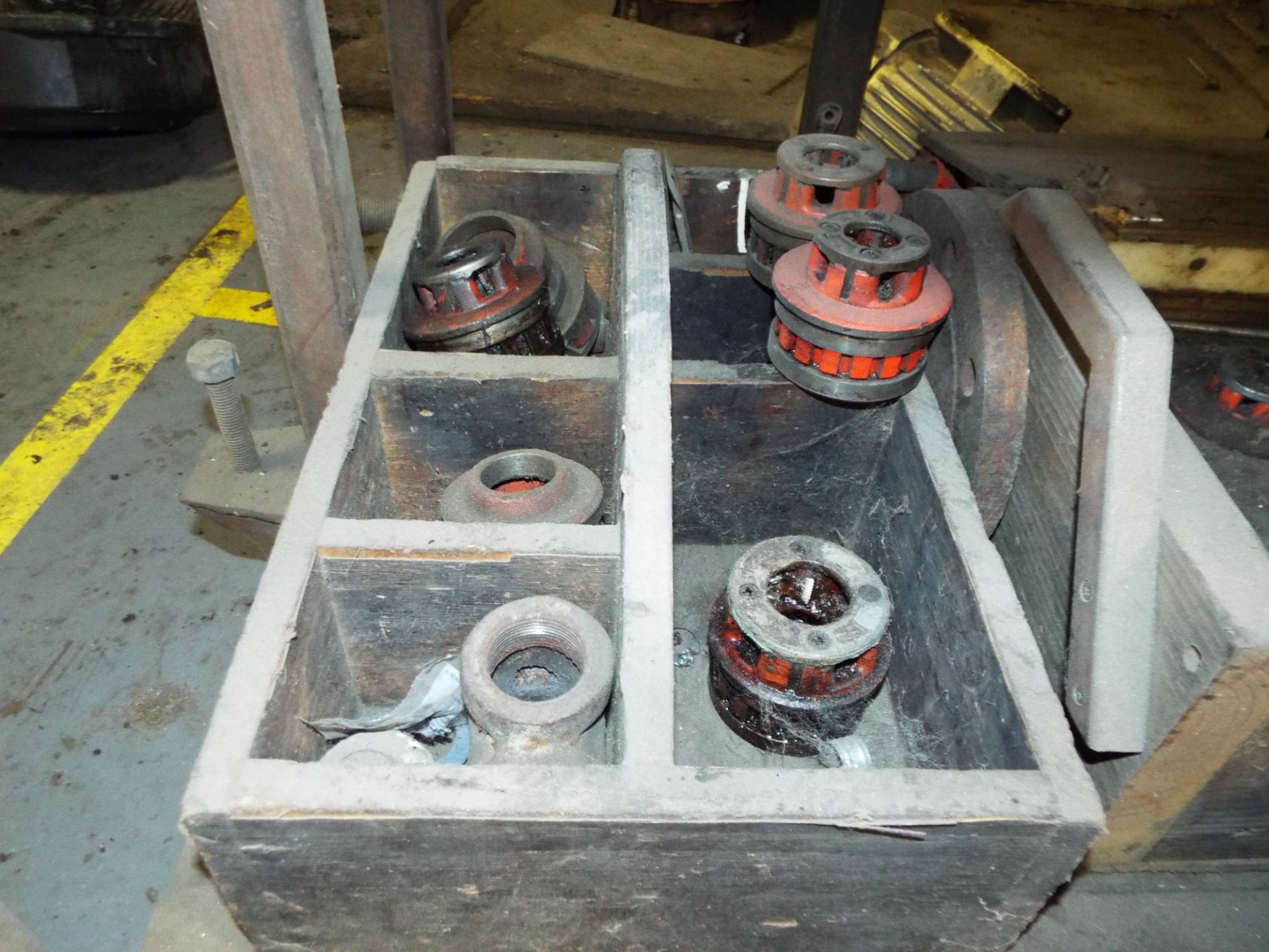 LOT/ ROLLING TABLE WITH RIDGID PIPE THREADING TOOLS - Image 3 of 6