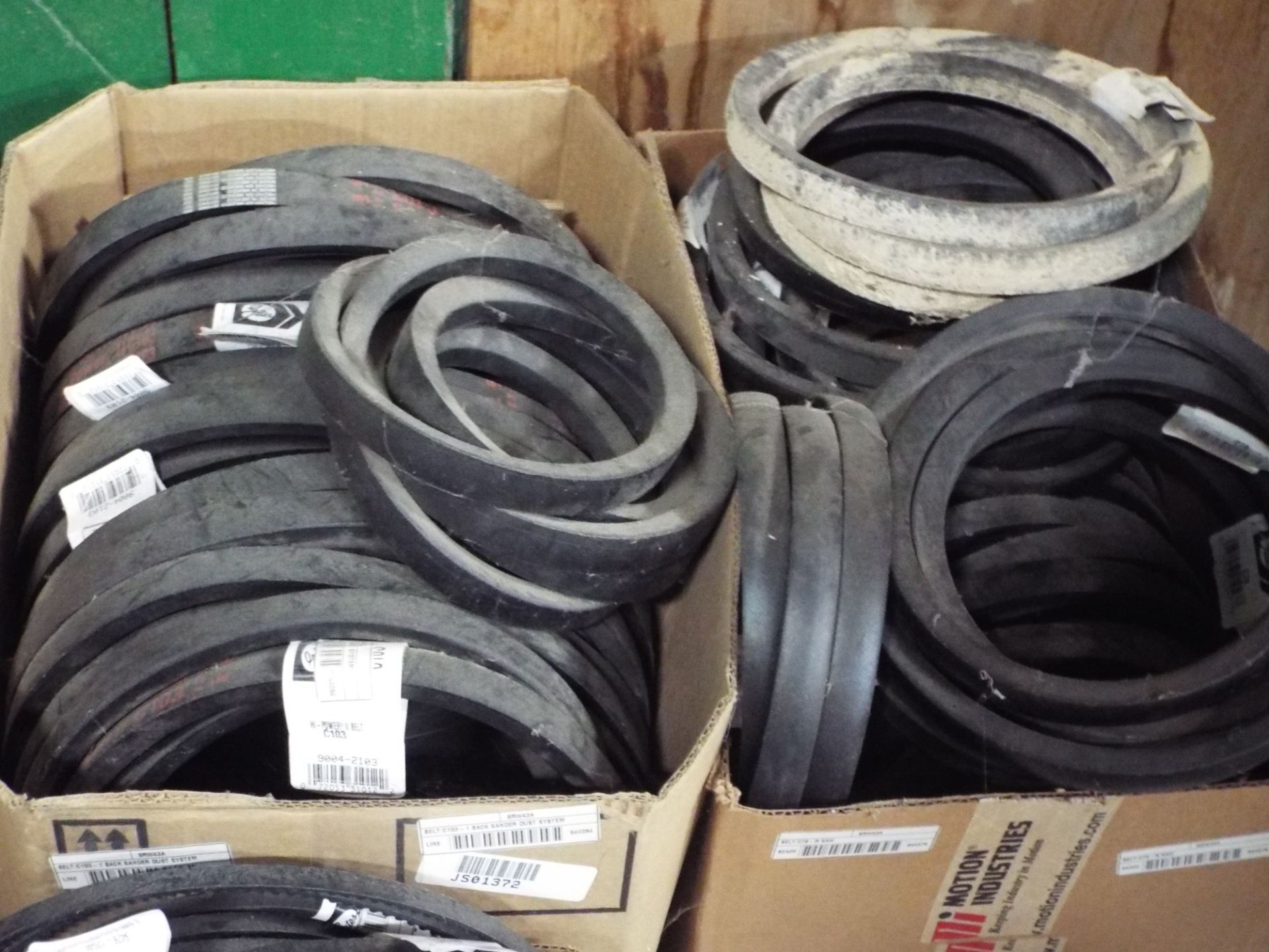 LOT/ SKID OF V-BELTS AND SERPENTINE BELTS VARIOUS SIZES - Image 3 of 3