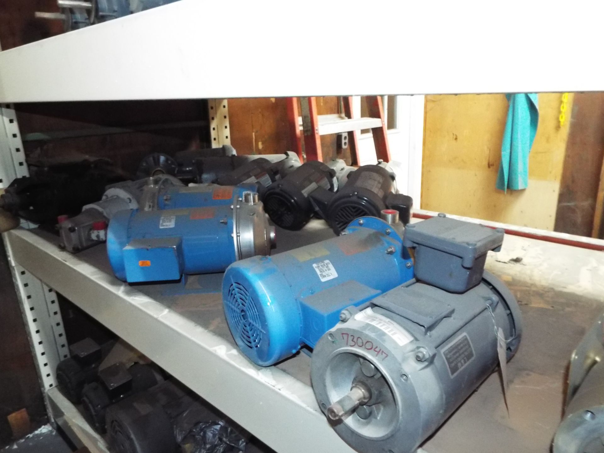 LOT/ SHELF OF SPARE MOTORS AND GEARBOXES VARIOUS SIZES - Image 4 of 4