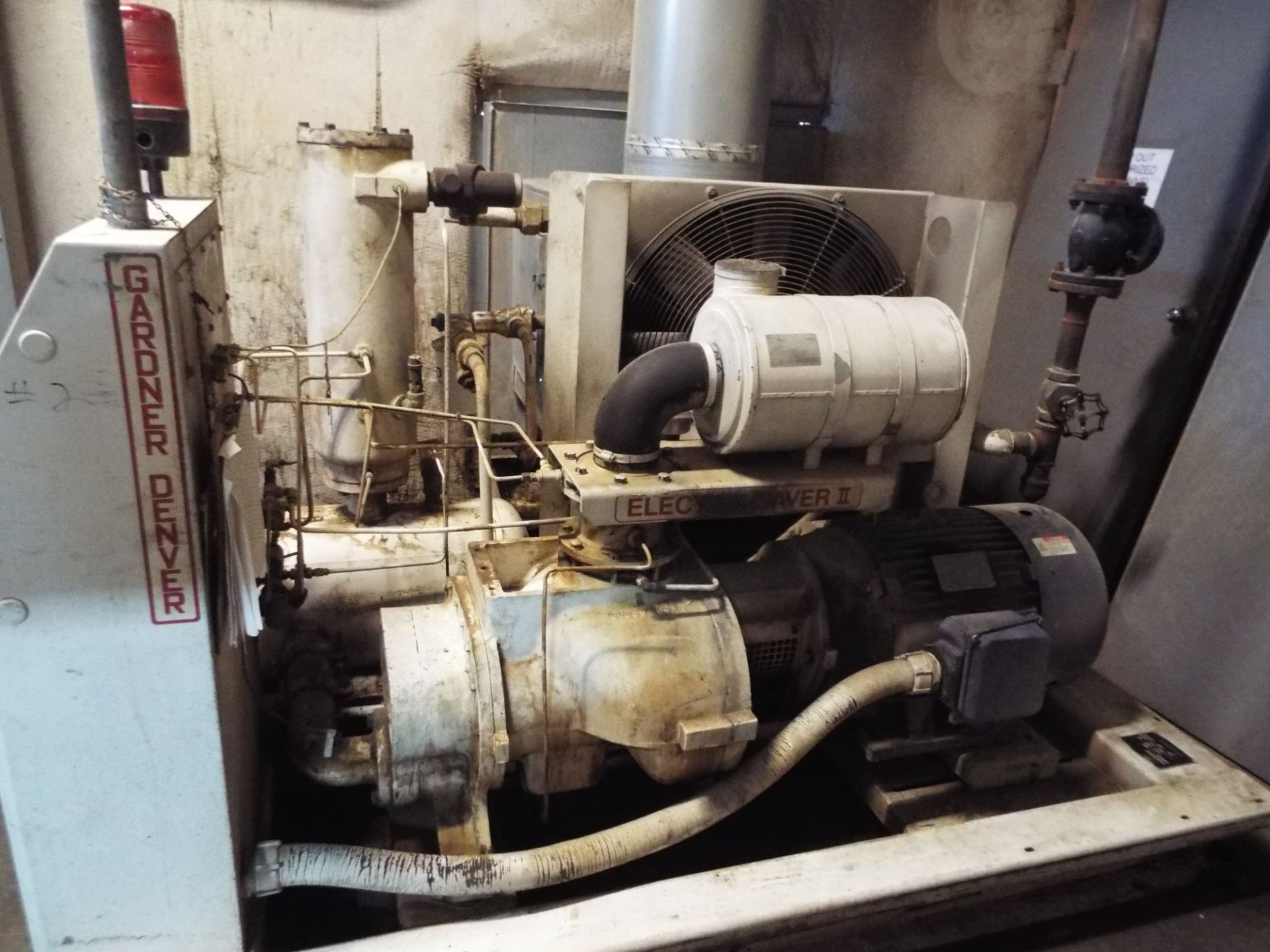 GARDNER-DENVER (2000) ELECTRA-SAVER II 75 HP SKID MOUNTED ROTARY SCREW AIR COMPRESSOR WITH 6,477 HRS - Image 2 of 5