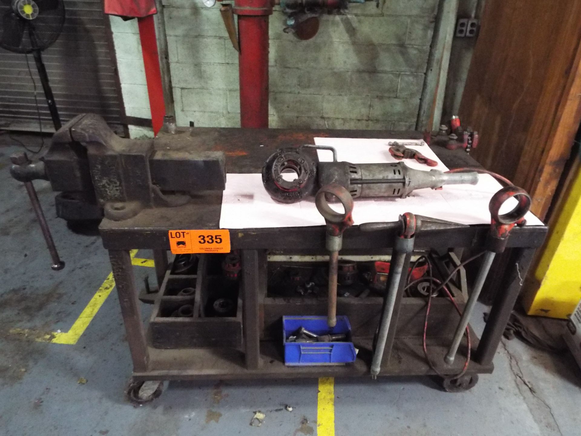 LOT/ ROLLING TABLE WITH RIDGID PIPE THREADING TOOLS