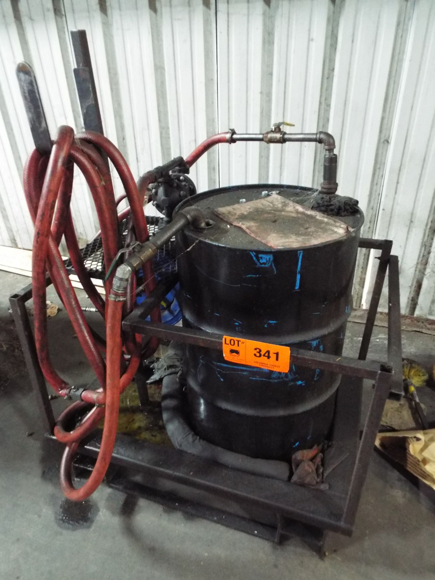 LUBRICANT PLATFORM WITH PUMP, HOSES, AIR HOSE REEL AND DRUM