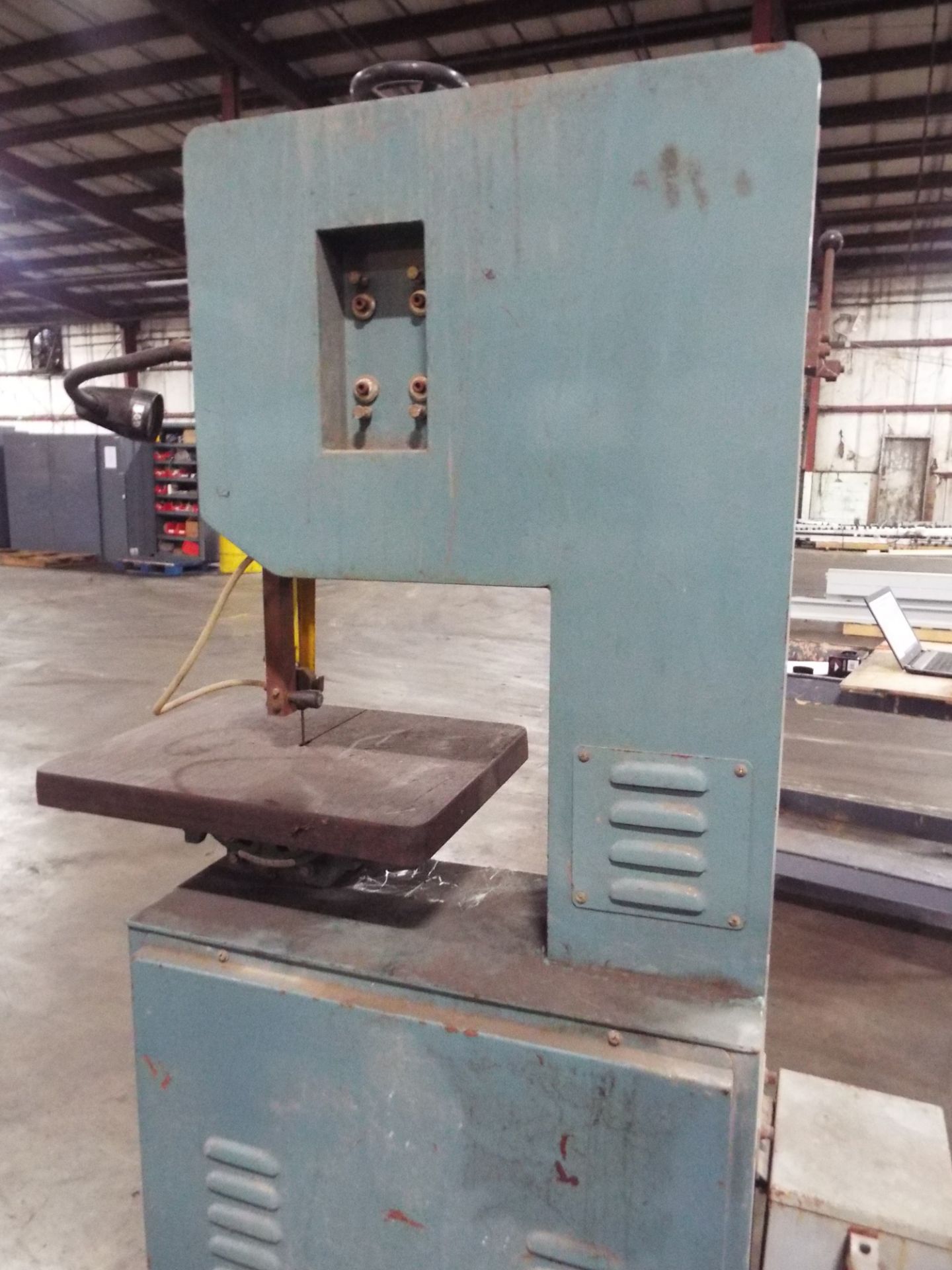 BIRMINGHAM KB-36 METAL CUTTING VERTICAL BAND SAW WITH 16"X20" TABLE, 14" THROAT, 9" MAX. WORK - Image 5 of 7