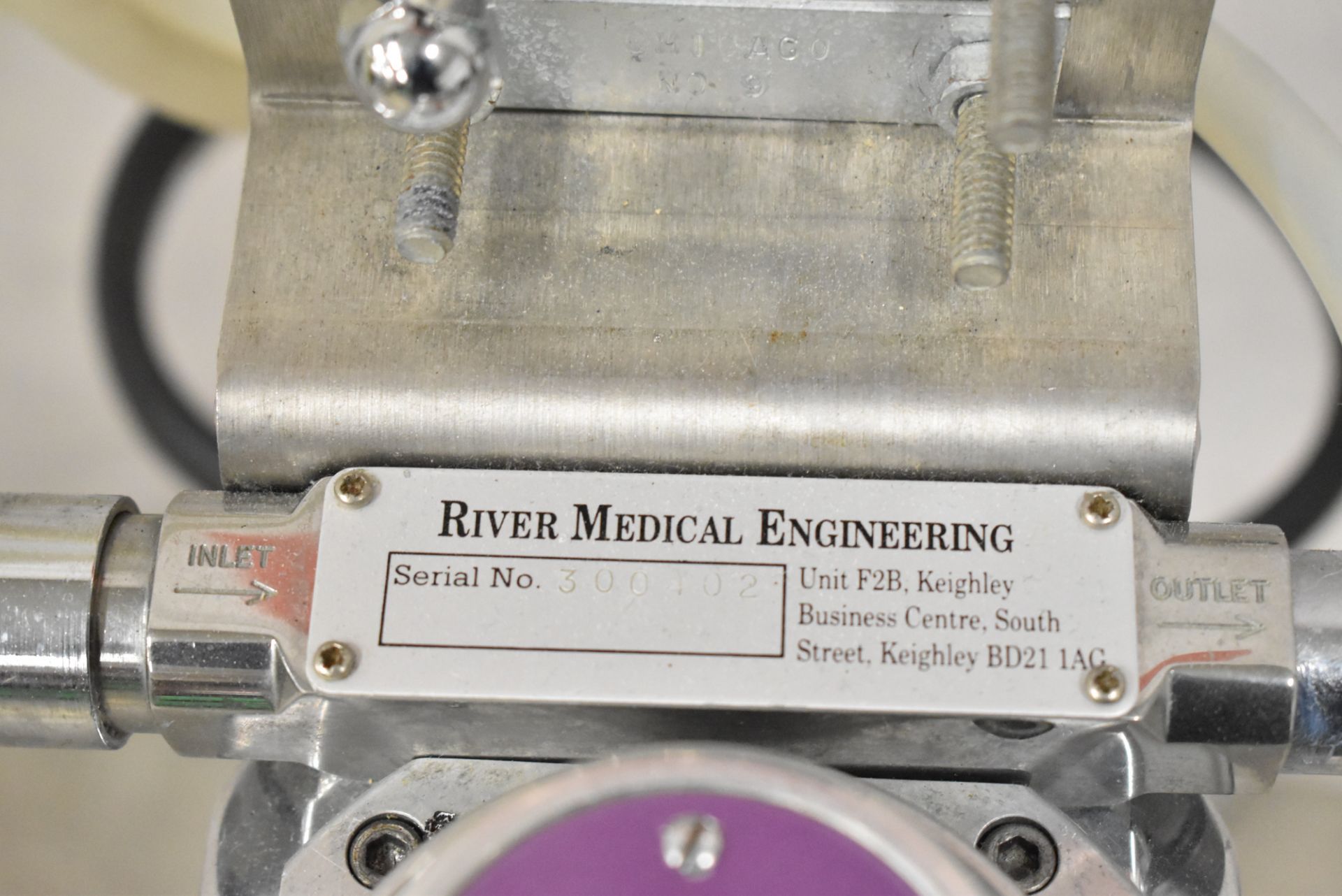 RIVER MEDICAL ENGINEERING T3ISO ISOFLURANE VAPORIZER AND FLOW METER ANESTHESIA UNIT WITH HOSES, - Image 4 of 8