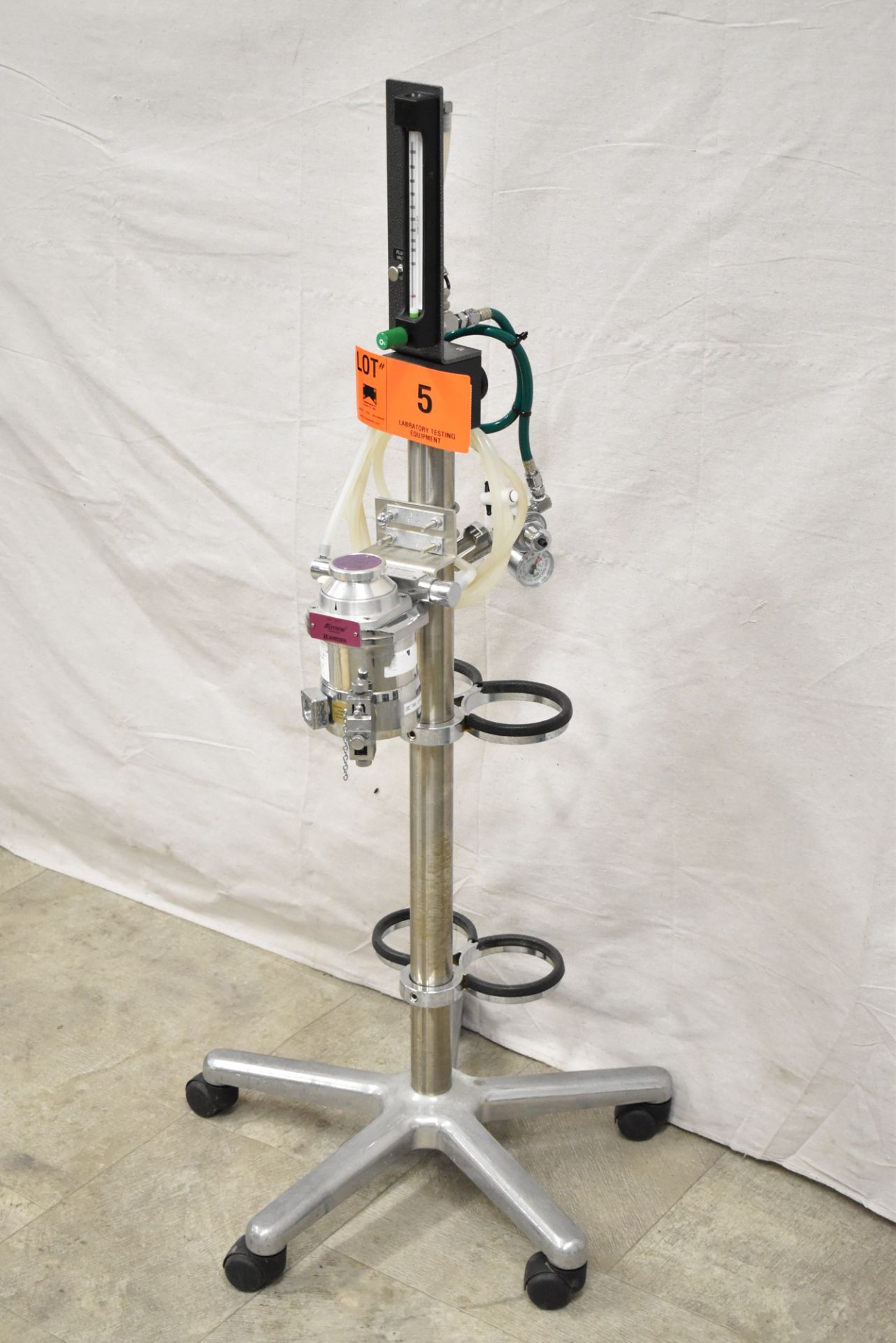 RIVER MEDICAL ENGINEERING T3ISO ISOFLURANE VAPORIZER AND FLOW METER ANESTHESIA UNIT WITH HOSES, - Image 5 of 8