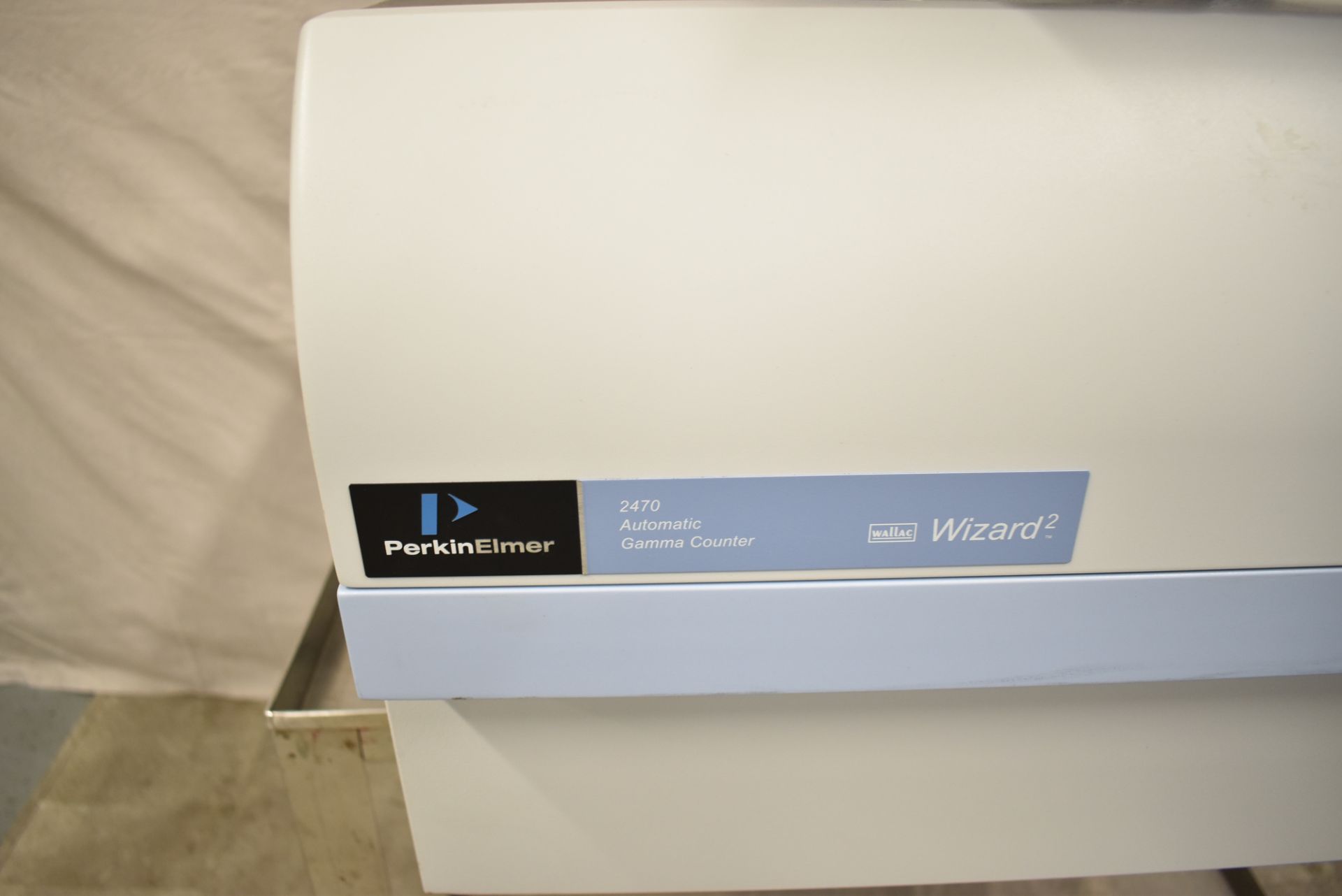 PERKIN ELMER (2011) 2470 WIZARD 2 AUTOMATIC GAMMA COUNTER WITH COLOR TOUCH SCREEN CONTROL, 13MM DIA. - Image 7 of 13