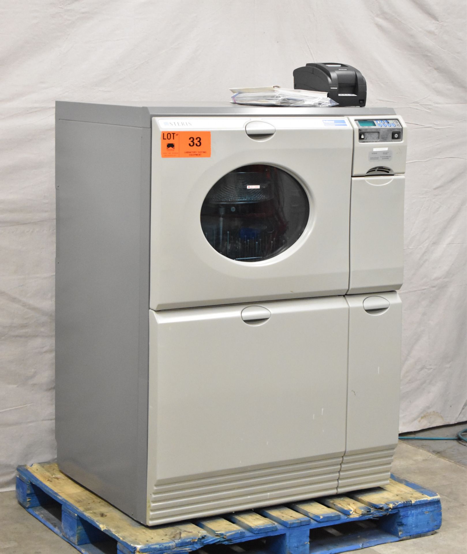 STERIS RELIANCE 250 ULTRA WASH PLUS LABORATORY GLASSWARE WASHER WITH DIGITAL TOUCH SCREEN CONTROL, - Image 2 of 7
