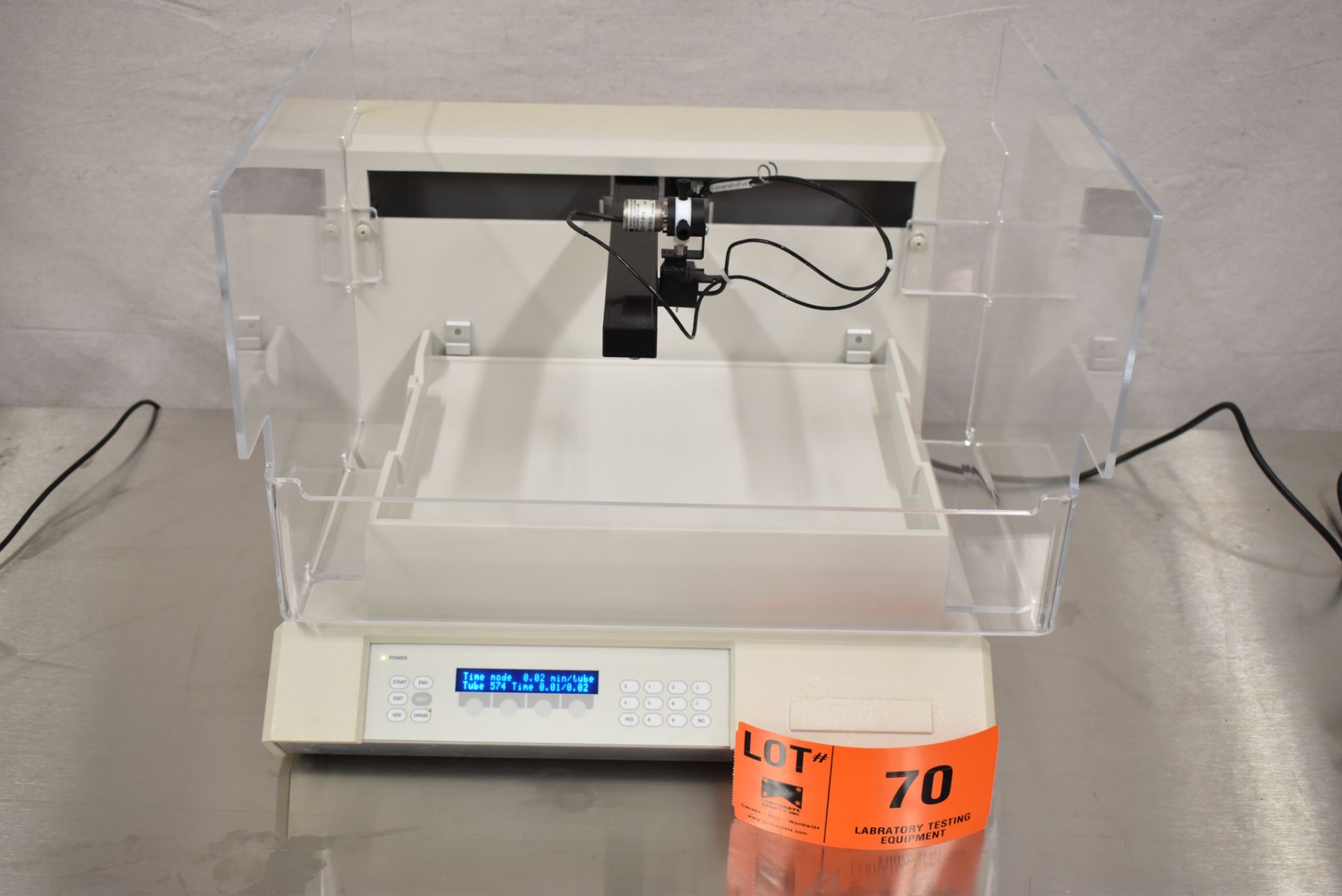 GILSON FC204 COMPACT LARGE BED FRACTION COLLECTOR WITH UP TO (8) SHALLOW/DEEP WELL MICROPLATES, UP - Image 2 of 5