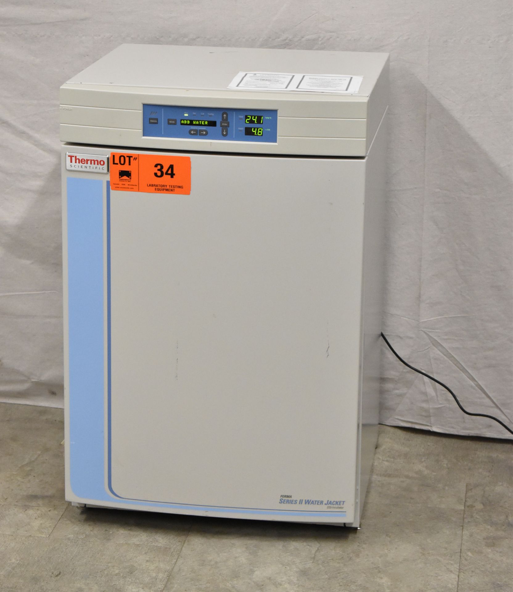 THERMO SCIENTIFIC 3130 FORMA SERIES II WATER JACKET CO2 INCUBATOR WITH DIGITAL MICROPROCESSOR