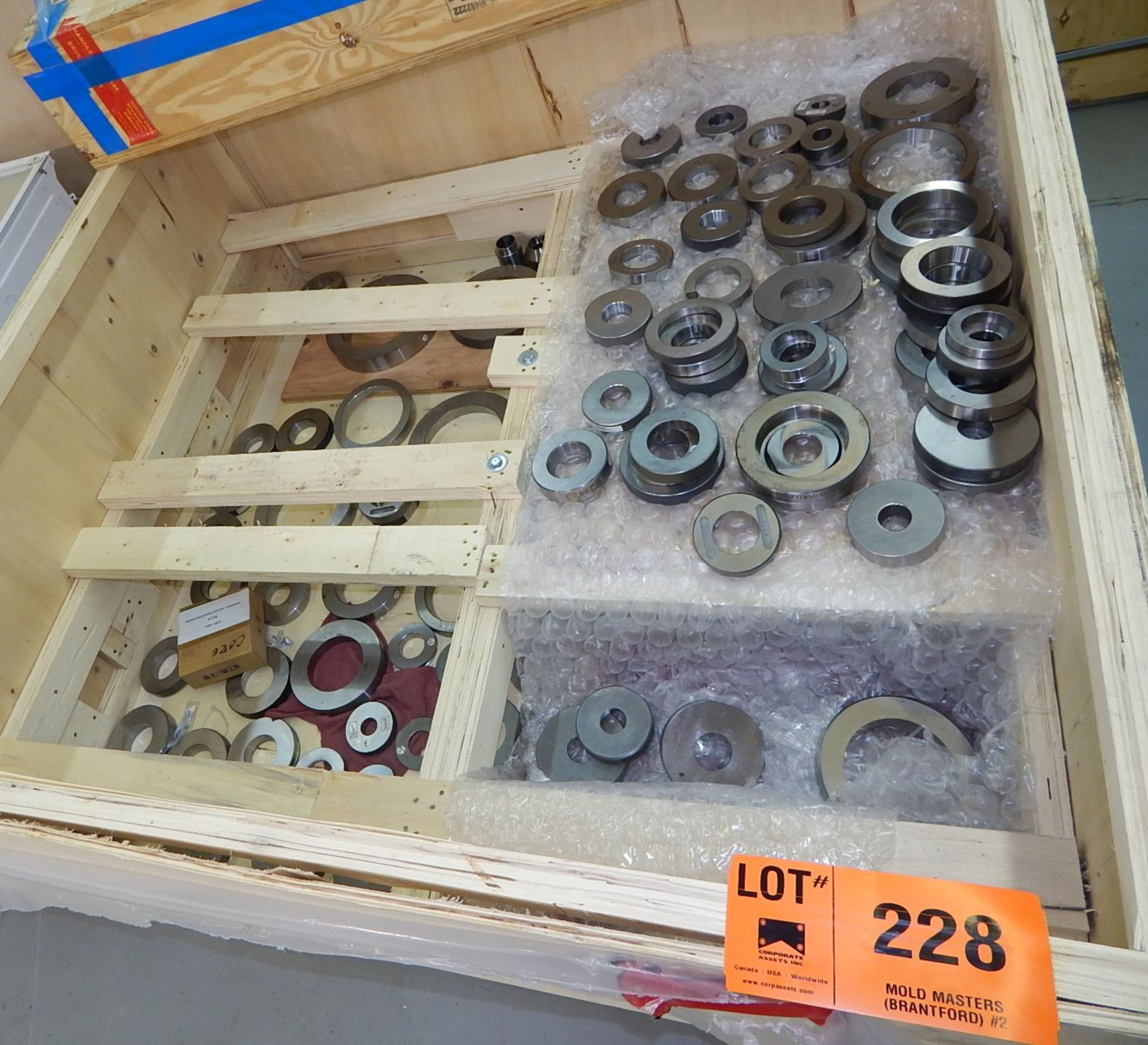 LOT/ CONTENTS OF CRATE CONSISTING OF RING GAUGES