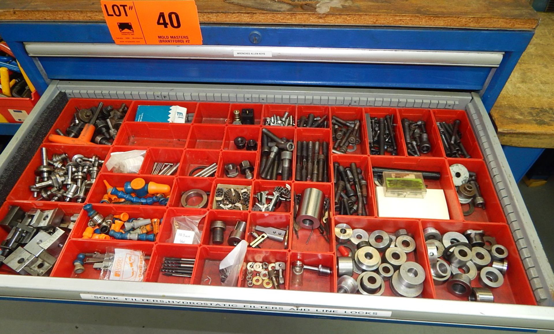 LOT/ 7-DRAWER TOOL CABINET WITH CONTENTS - Image 2 of 6