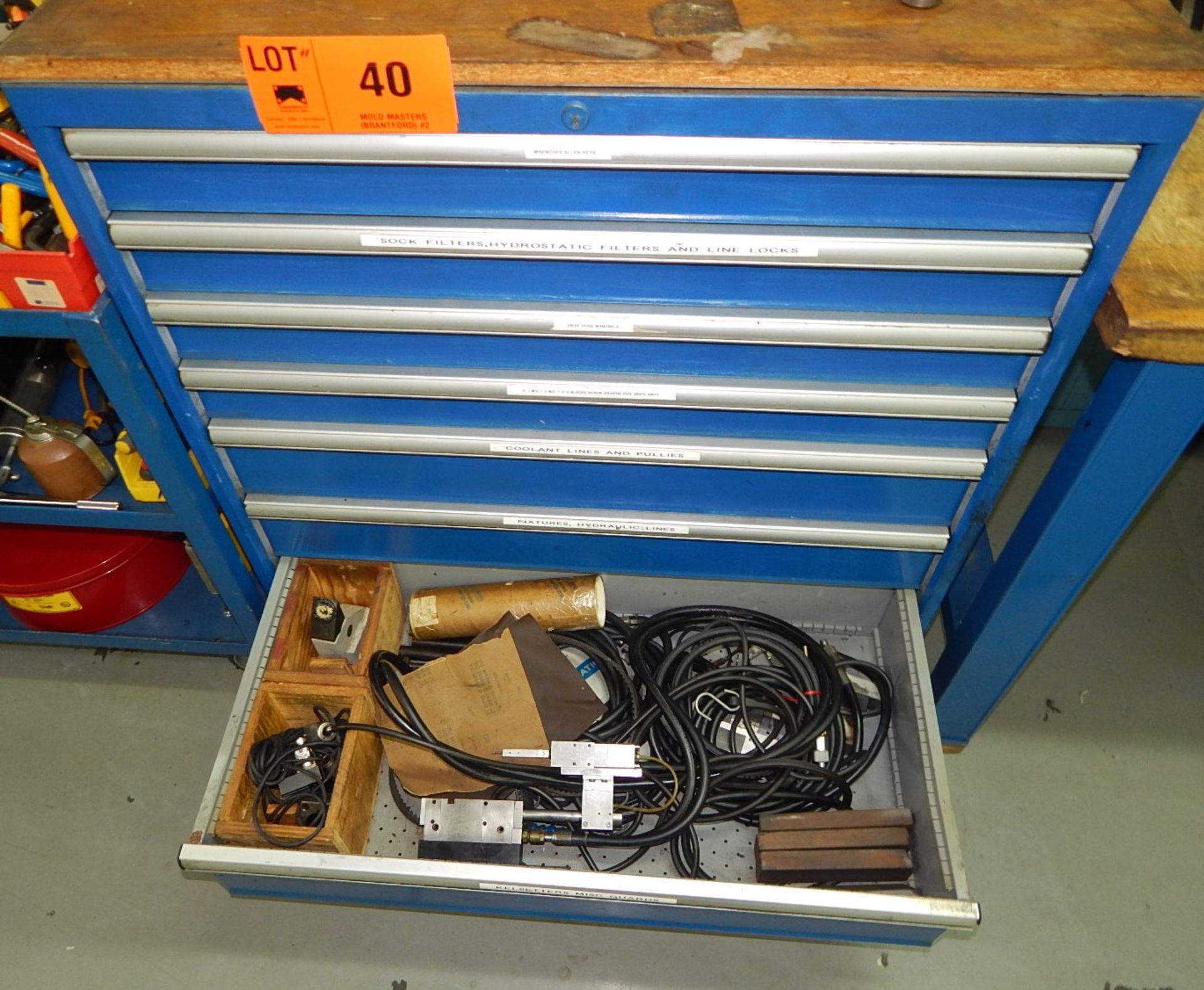 LOT/ 7-DRAWER TOOL CABINET WITH CONTENTS - Image 6 of 6
