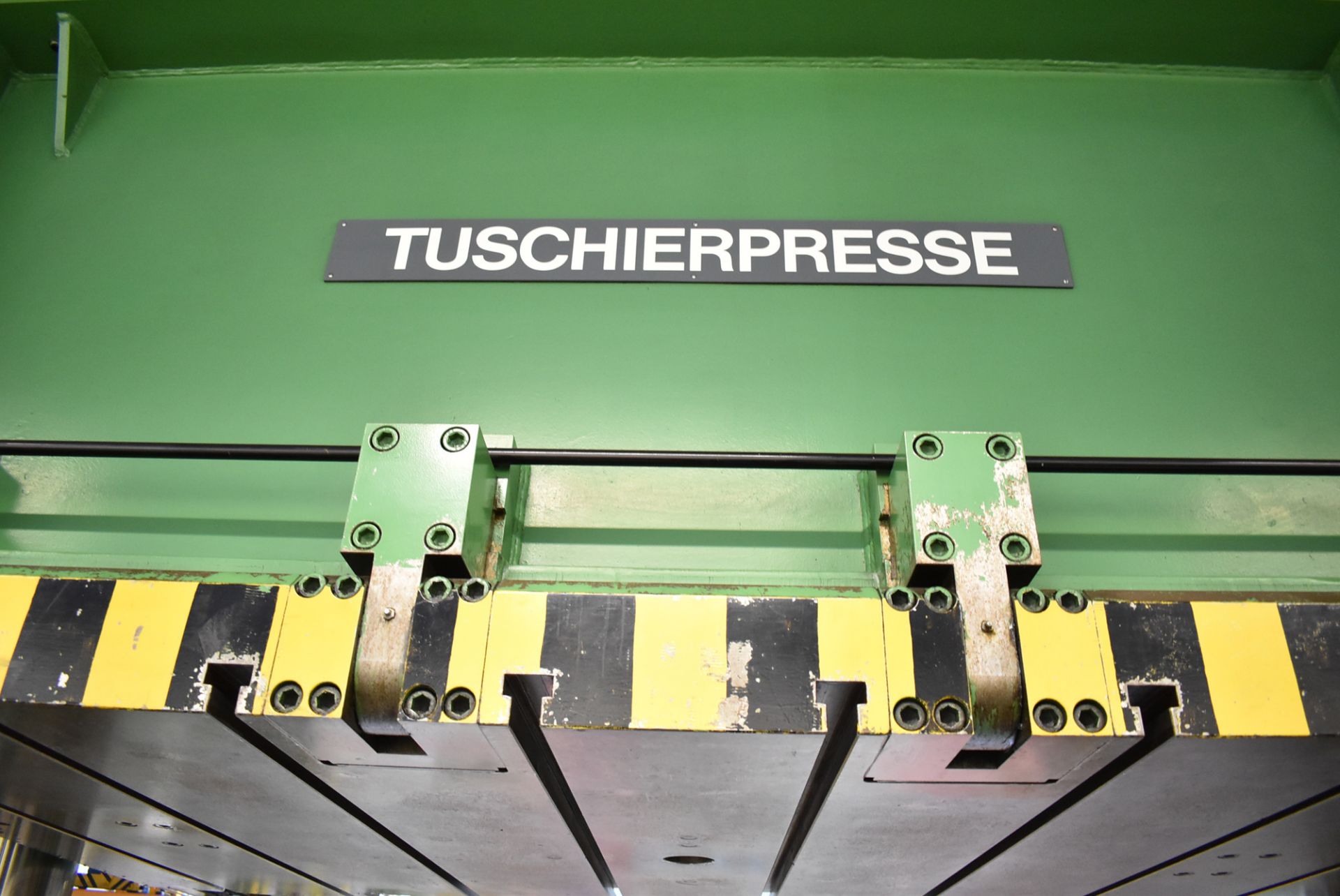 HESSMERT TS 300-25 300 TON CAPACITY FOUR POST HYDRAULIC DIE SPOTTING PRESS WITH CONVENTIONAL - Image 8 of 18
