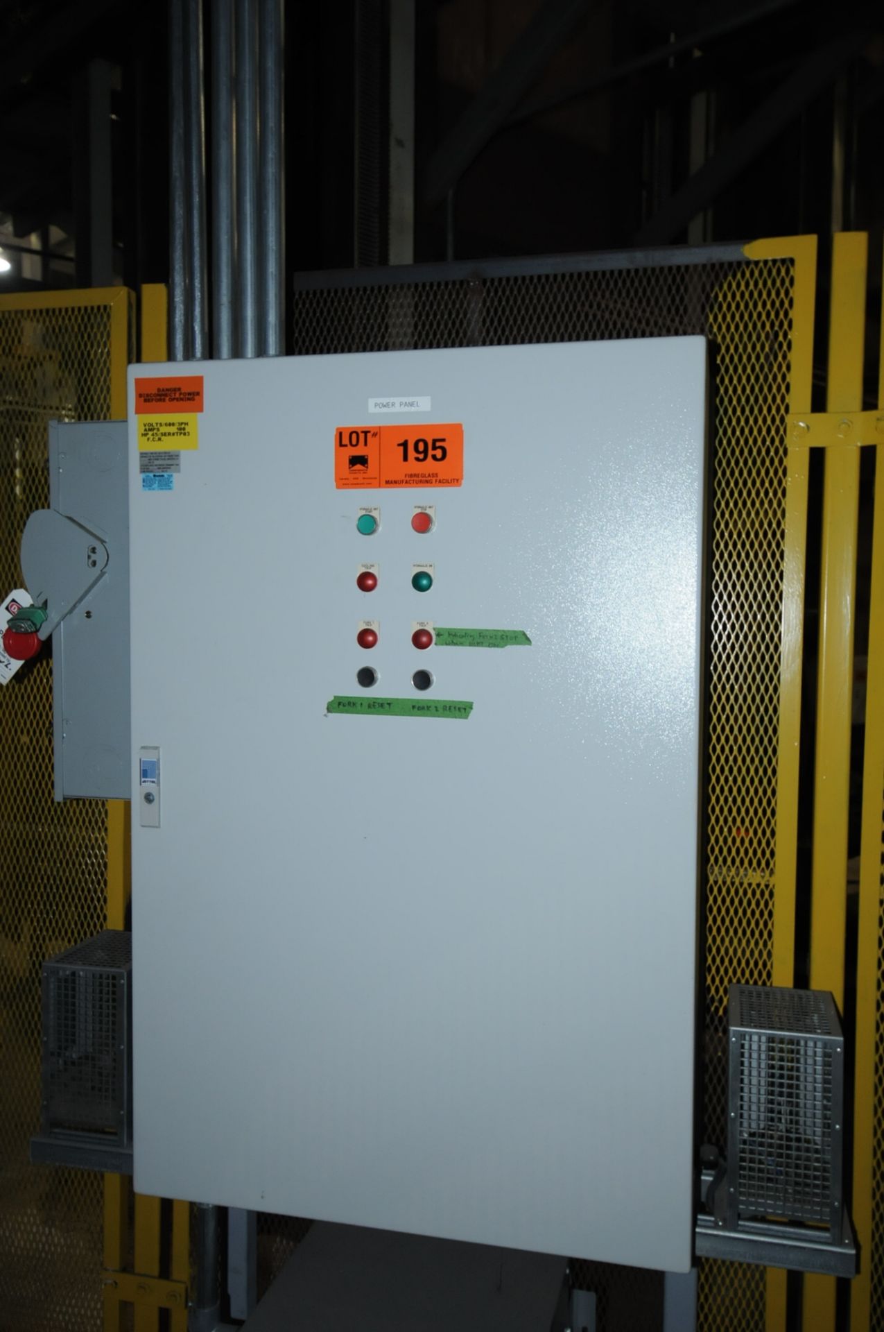 LOT/ CONTROL PANEL WITH EATON CUTLER-HAMMER 600V DISCONNECT BOX (CI)