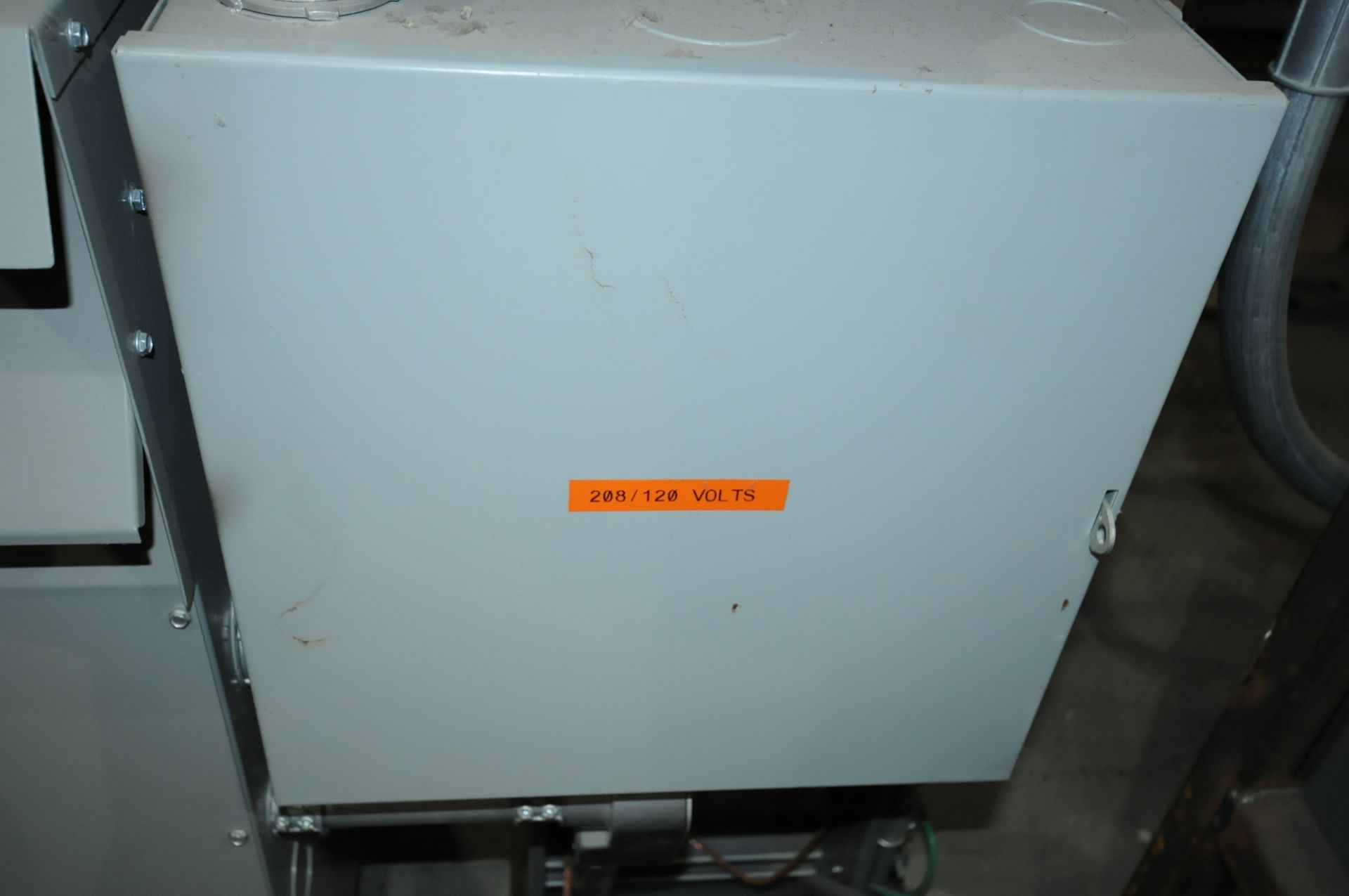 LOT/ HAMMOND 75 KVA 600V 3 PHASE DRY TYPE TRANSFORMER WITH EATON CUTLER-HAMMER 600V DISCONNECT BOX - Image 4 of 4