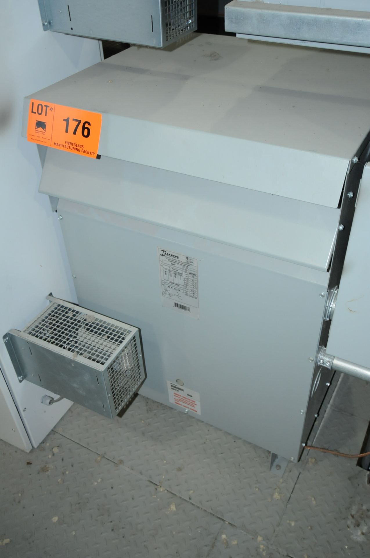 LOT/ HAMMOND 75 KVA 600V 3 PHASE DRY TYPE TRANSFORMER WITH EATON CUTLER-HAMMER 600V DISCONNECT BOX