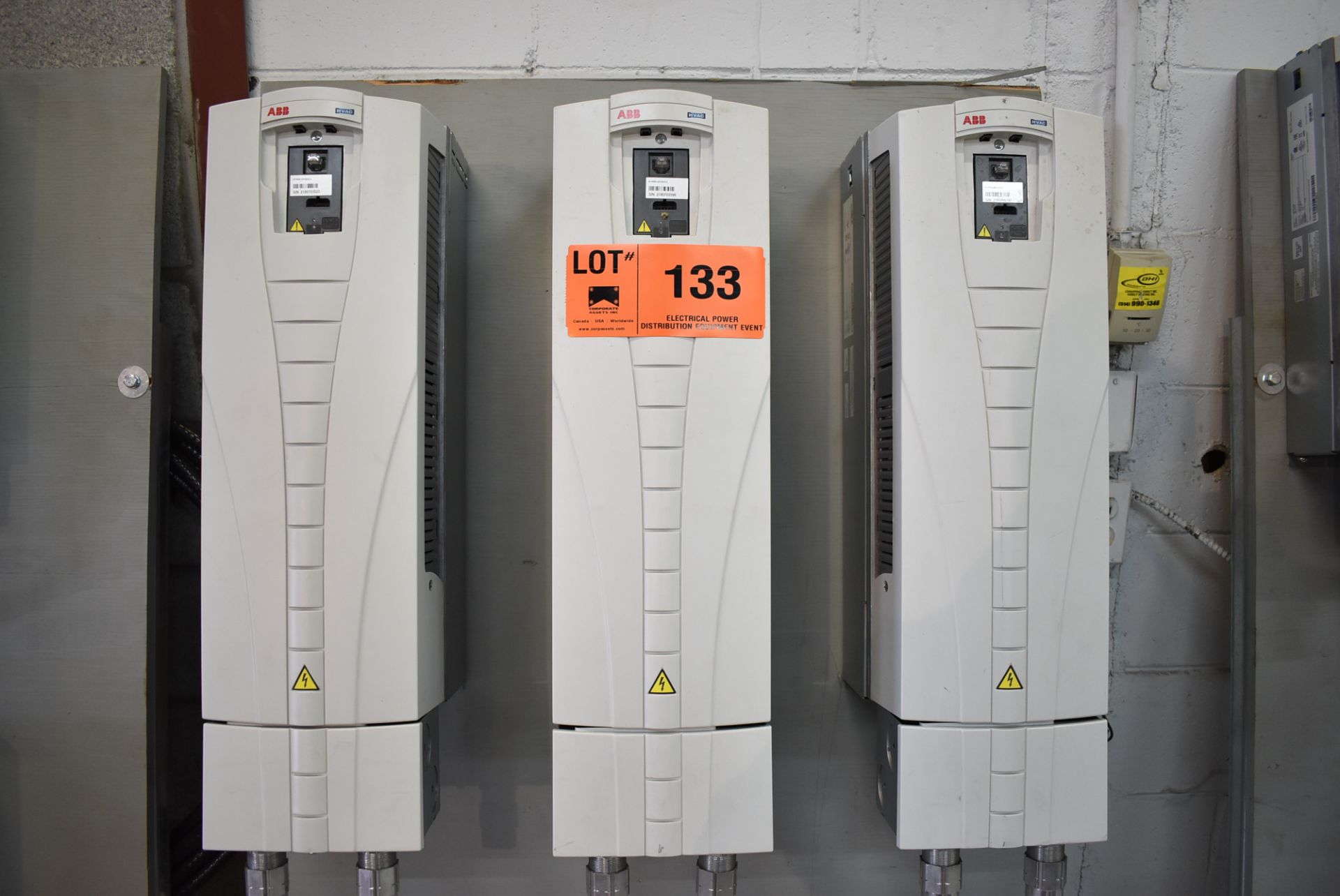 LOT/ (3) ABB (2018) ACH550-UH-022A-6 20 HP VARIABLE FREQUENCY DRIVES WITH 500-600V/3PH/48-63HZ,