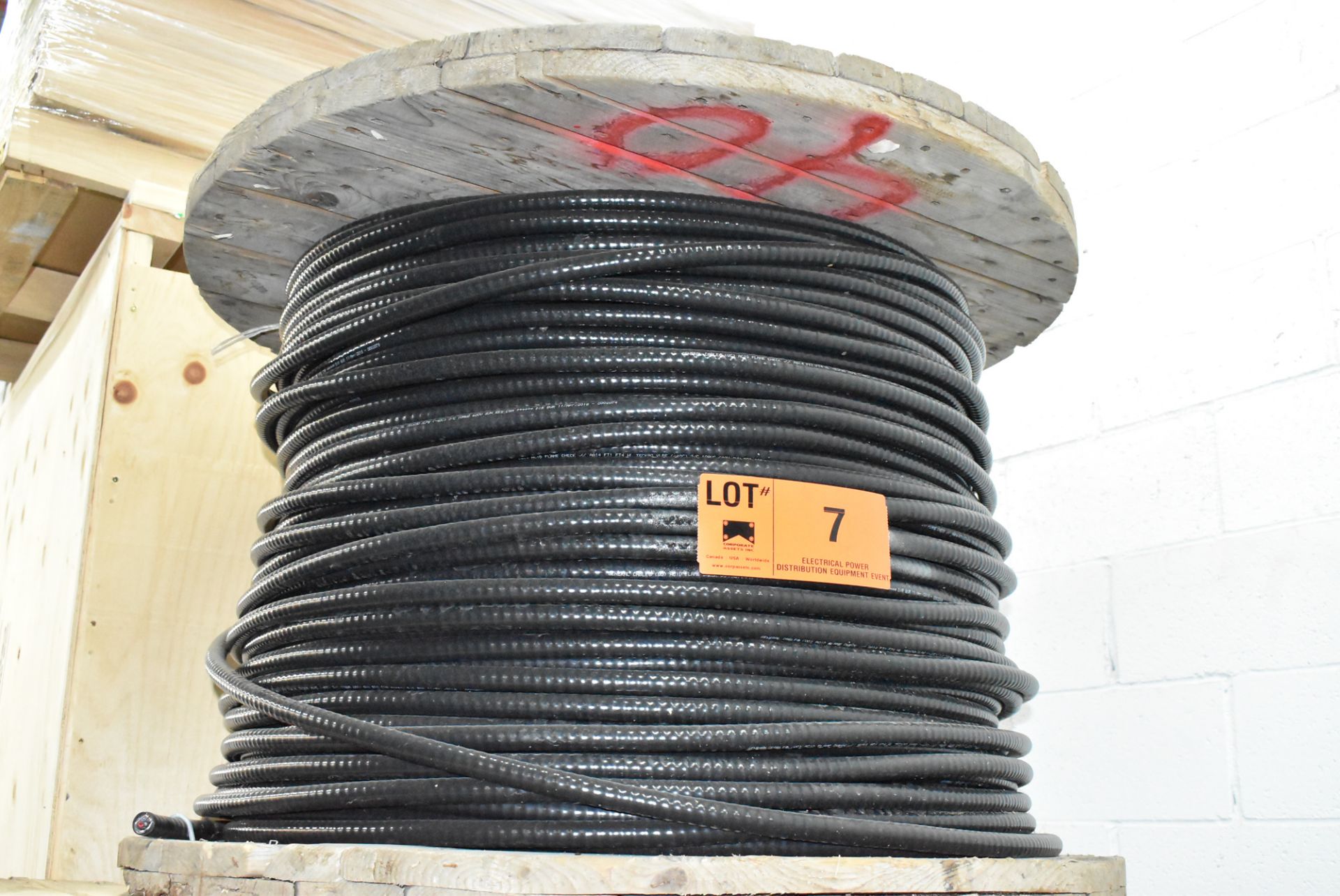 LOT/ SPOOL OF WESTBURNE (4) COPPER CONDUCTOR METAL CLAD ELECTRICAL CABLE WITH REEL (CI) (LOCATED