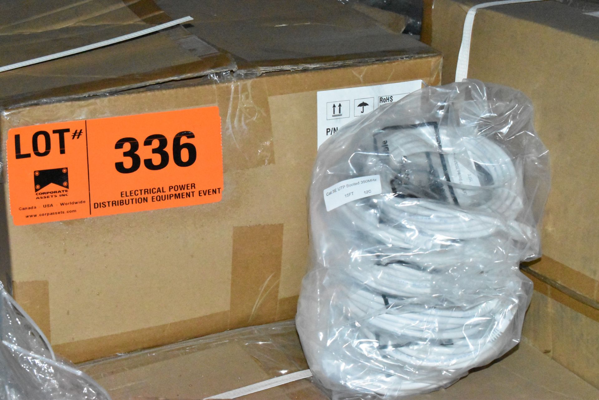 LOT/ PALLET OF 15FT CAT 5E UTP BOTTED 350MHZ ETHERNET PATCH CABLES (LOCATED AT 963 CHEMIN BETHANY,