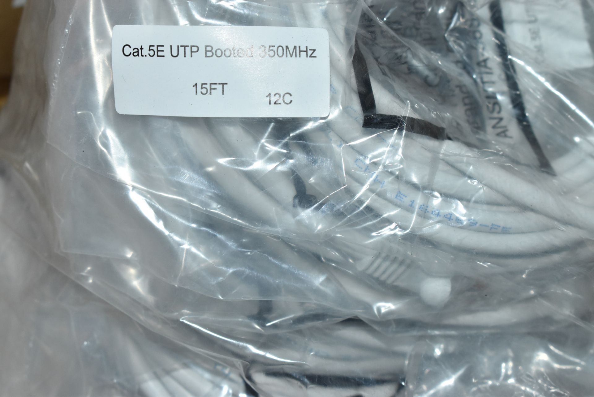 LOT/ PALLET OF 15FT CAT 5E UTP BOTTED 350MHZ ETHERNET PATCH CABLES (LOCATED AT 963 CHEMIN BETHANY, - Image 2 of 3