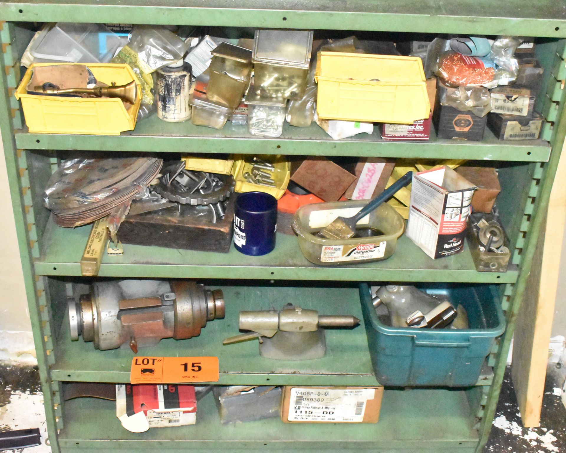 LOT/ MACHINE TOOL ACCESSORIES WITH CABINET