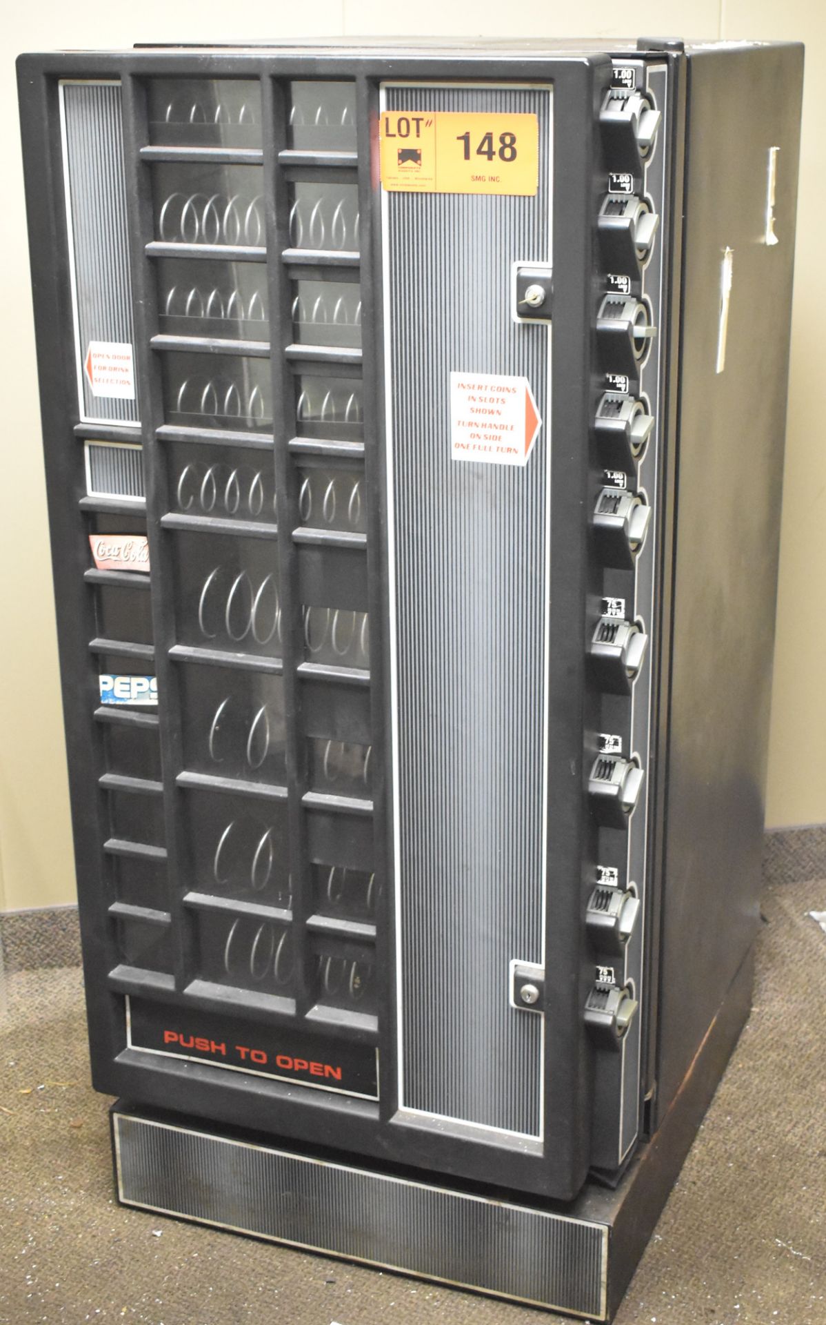 REFRIGERATED VENDING MACHINE