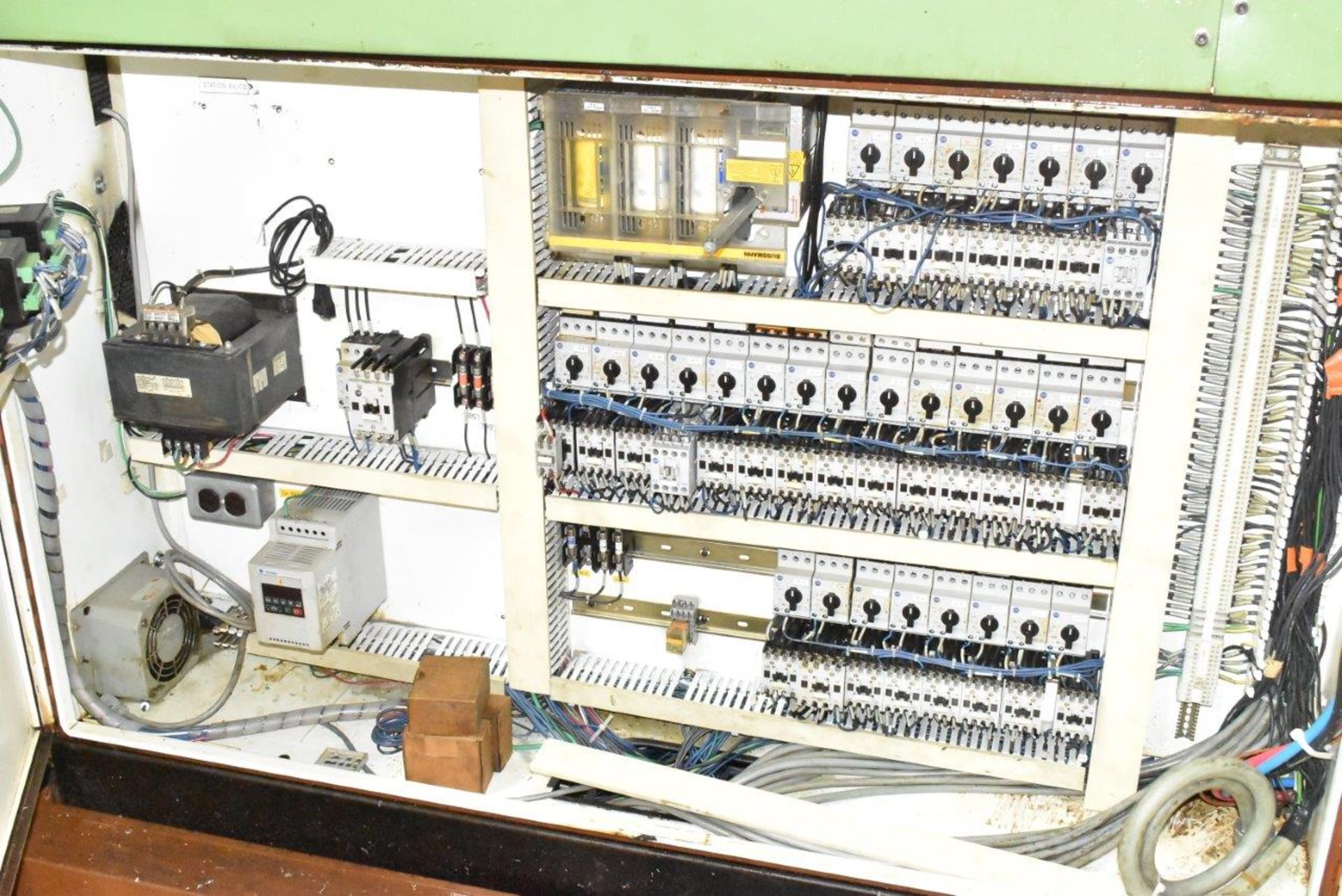 HYDROMAT (R&R BY HYDROMAT 2006) HB 45-16 ROTARY TRANSFER MACHINE WITH ALLEN BRADLEY PANELVIEW 600 - Image 40 of 42