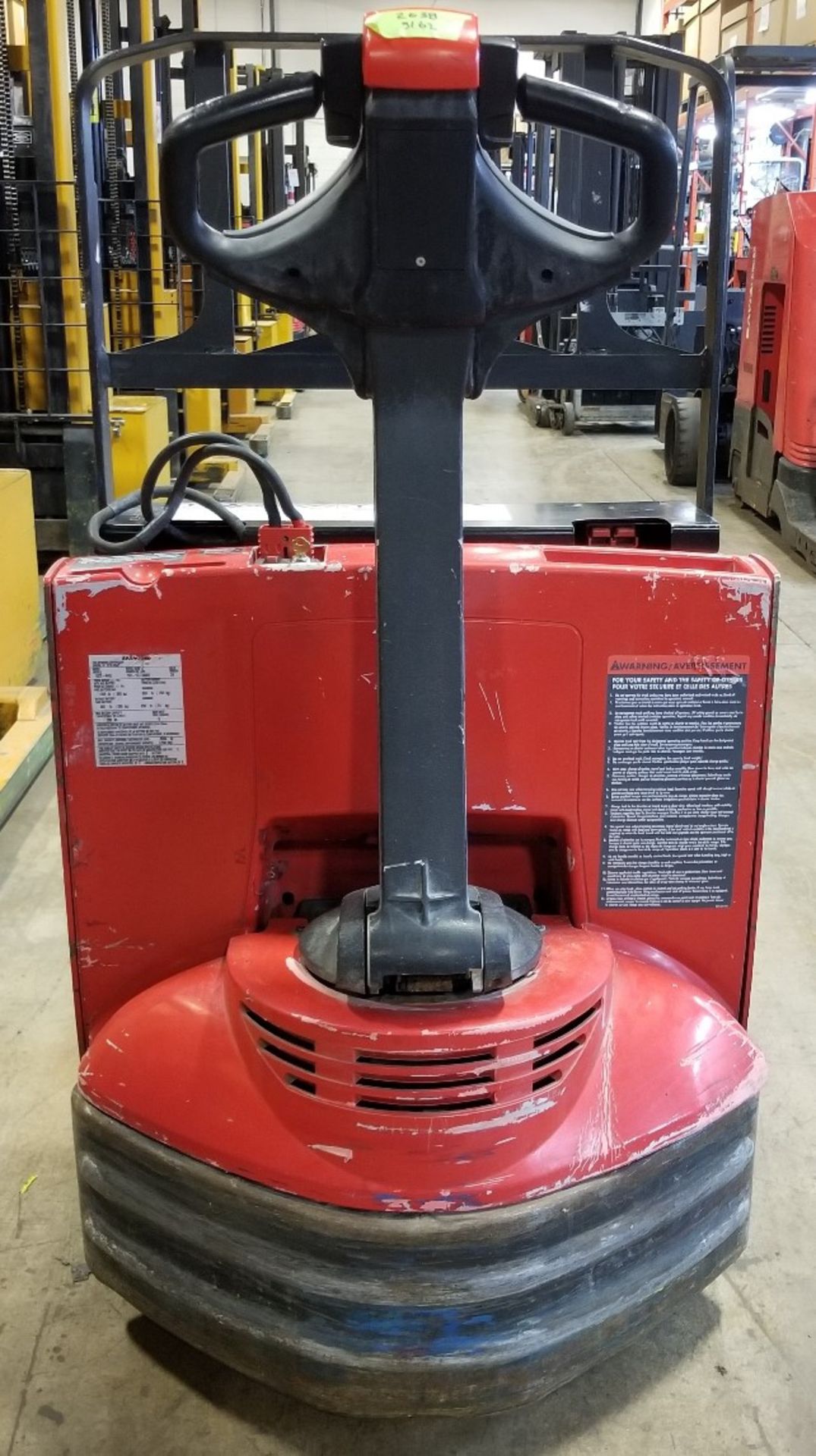 RAYMOND (2015) 102XM 24V ELECTRIC WALK-BEHIND PALLET JACK WITH 4500 LB. CAPACITY, BUILT-IN - Image 2 of 2