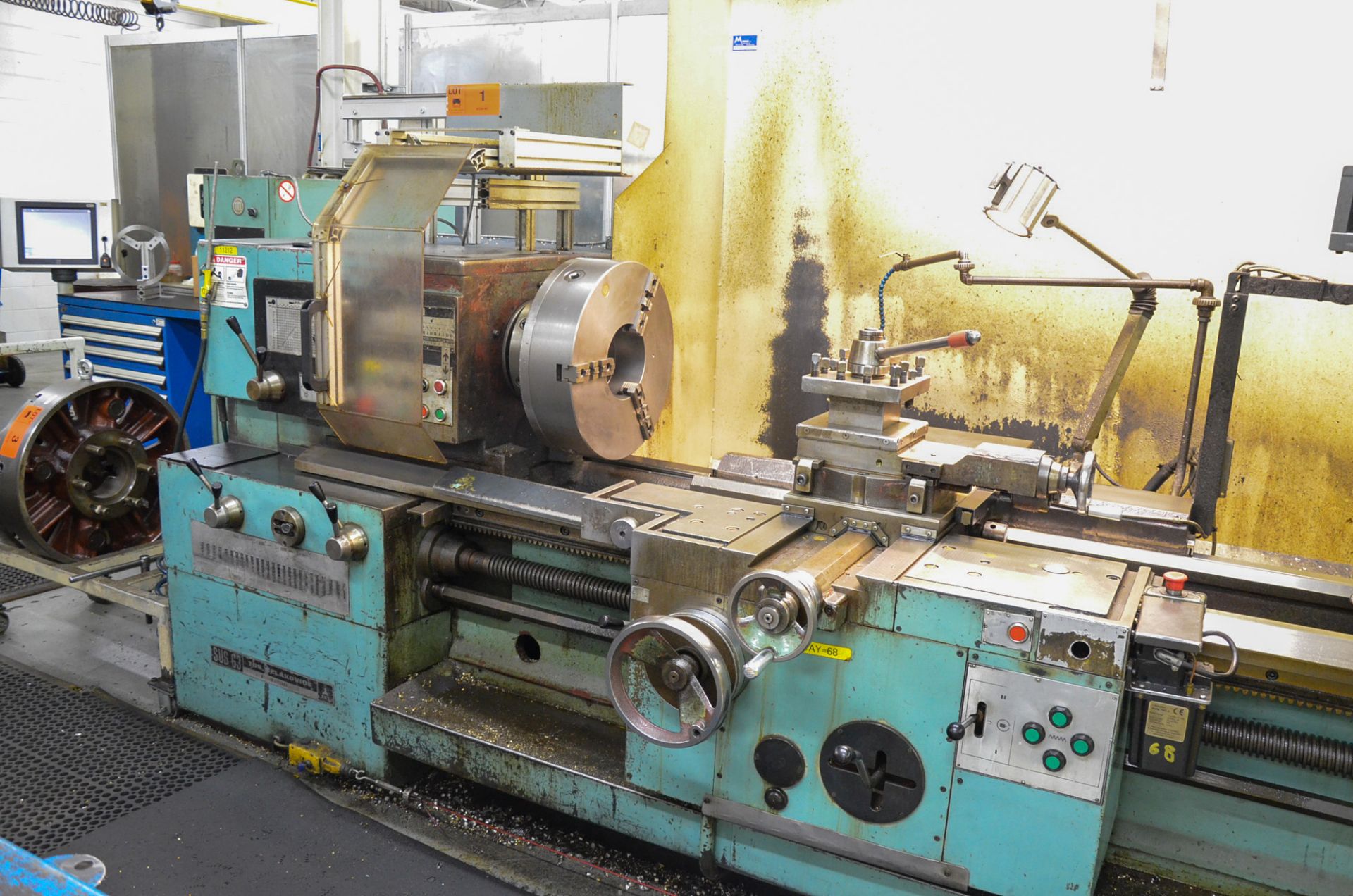 TOS SUS63 ENGINE LATHE WITH 28" SWING, 85" BETWEEN CENTERS, 19.5" 3-JAW CHUCK, SPEEDS TO 1,120 - Image 3 of 15