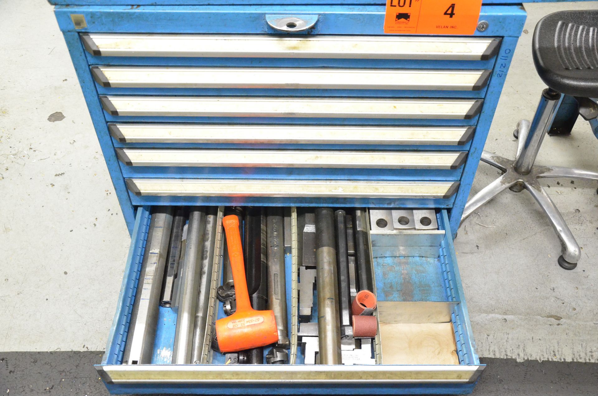 LOT/ ROUSSEAU 7 DRAWER TOOL BENCH WITH CONTENTS (550 MCARTHUR) - Image 8 of 9