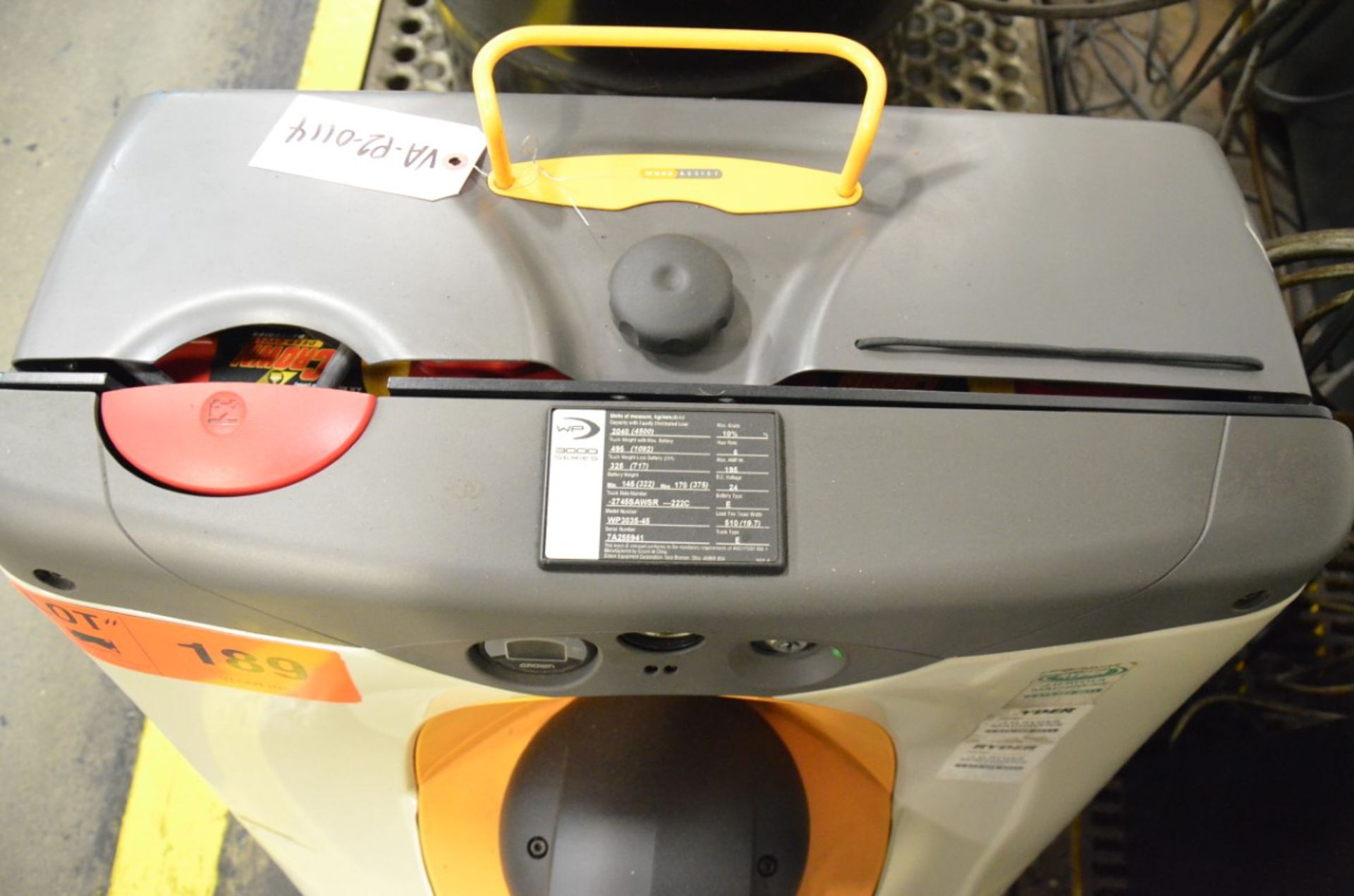 CROWN WP3035-45 ELECTRIC PALLET TRUCK WITH 375 HRS RECORDED ON METER AT THE TIME OF LISTING, S/N - Image 2 of 2