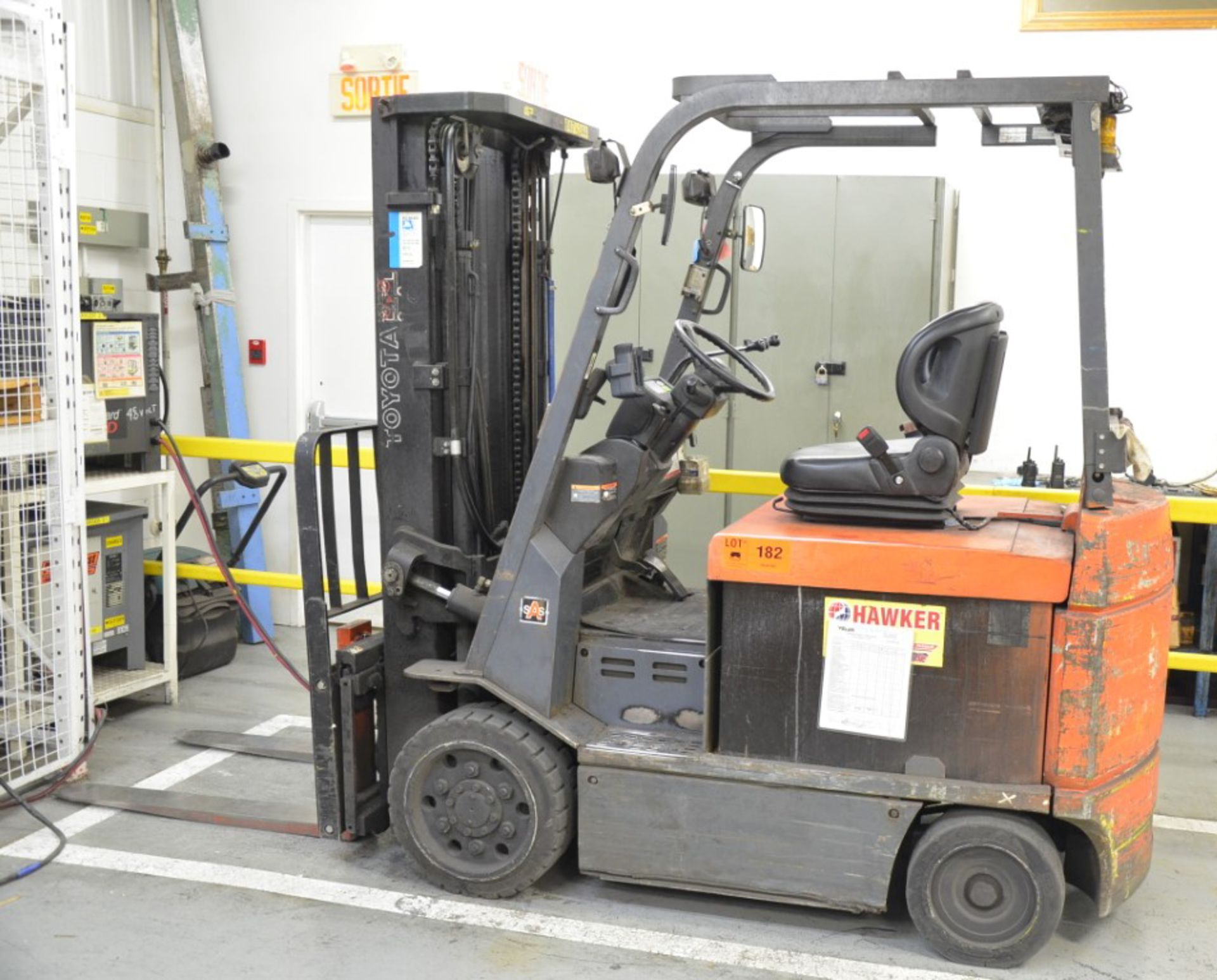 TOYOTA 7FBCU30 5,200 LBS CAPACITY ELECTRIC FORKLIFT WITH 187” MAX VERTICAL REACH, S/N 61893