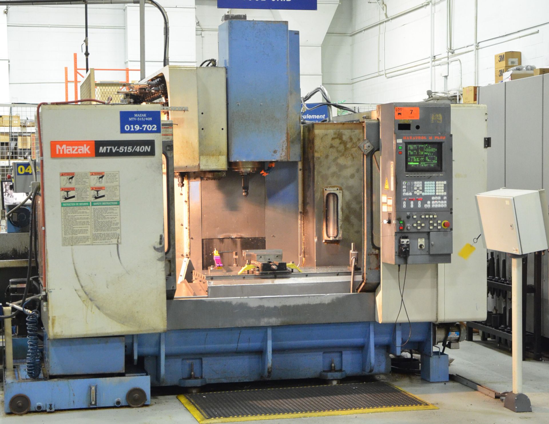 MAZAK MTV-515/40N CNC VERTICAL MACHINING CENTER WITH MAZATROL MPLUS CNC CONTROL, 51"X21.5" TABLE, - Image 2 of 15