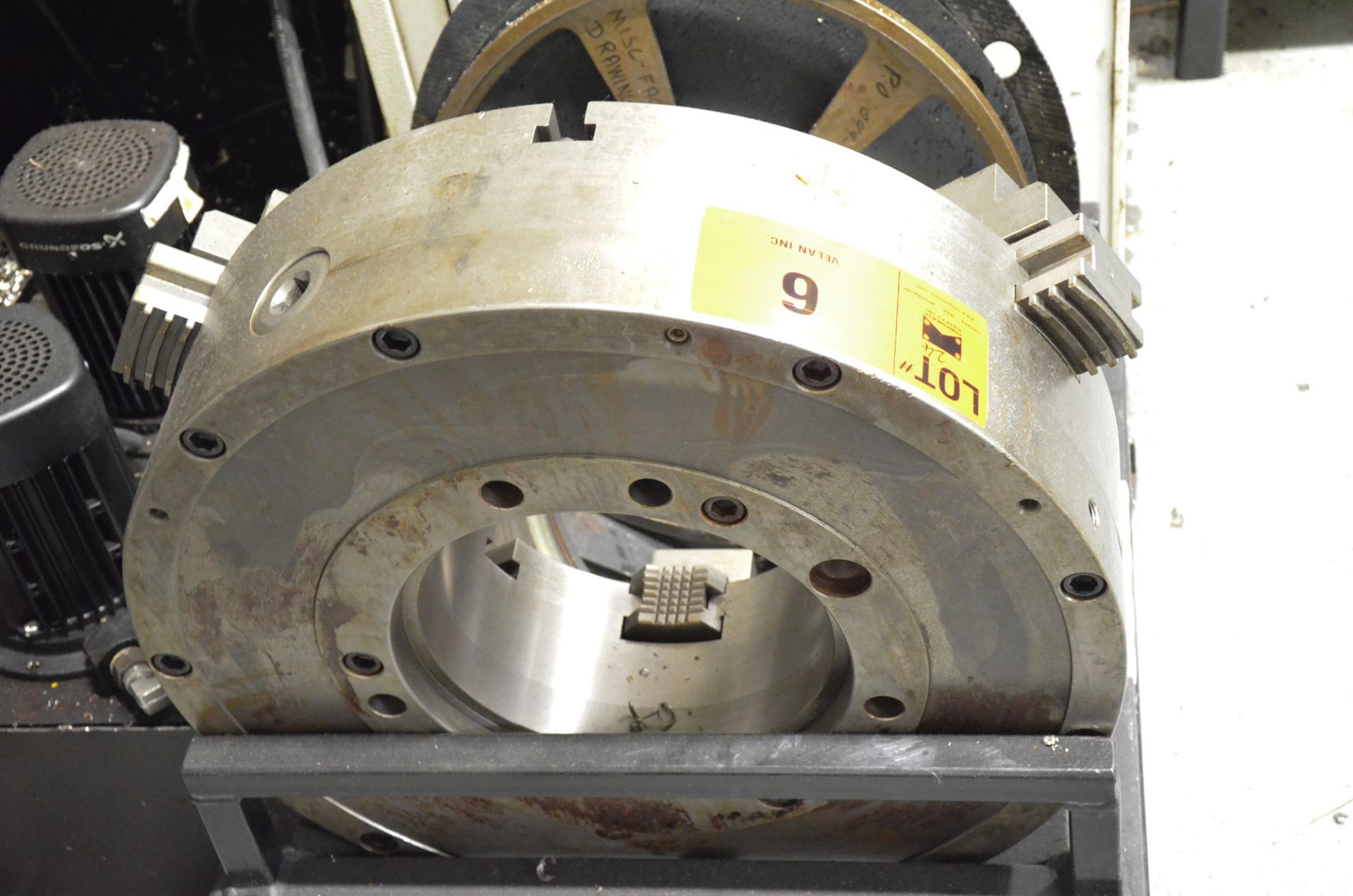 SPARE 24" DIAMETER, 3-JAW CHUCK, S/N N/A (550 MCARTHUR) - Image 2 of 3