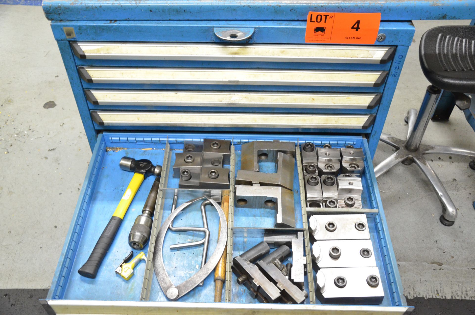 LOT/ ROUSSEAU 7 DRAWER TOOL BENCH WITH CONTENTS (550 MCARTHUR) - Image 6 of 9